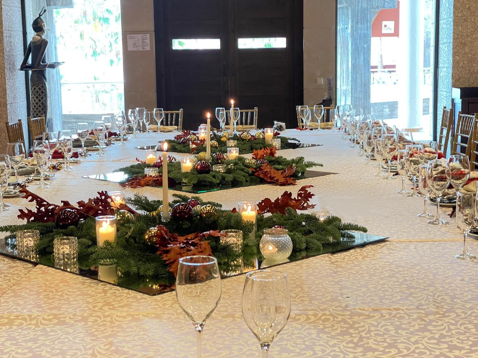 Preparativos de una cena en el hotel Holiday World, en Benalmádena