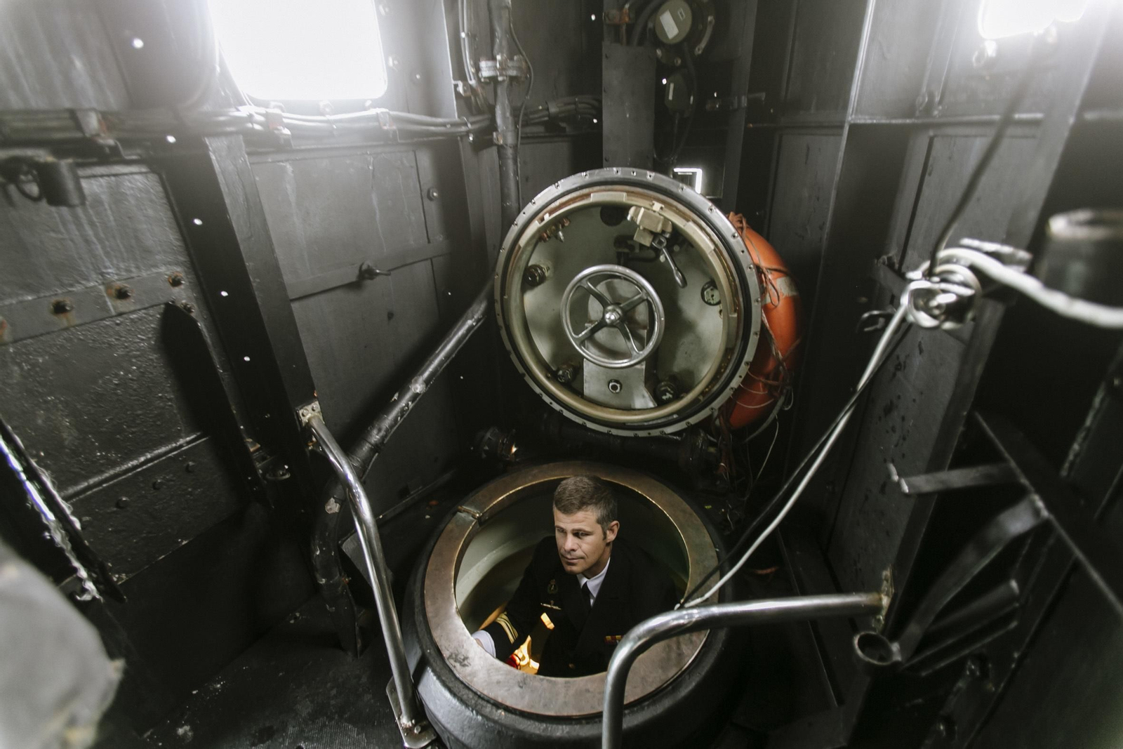 Imágenes de la visita al submarino "Mistral" atracado en Cádiz