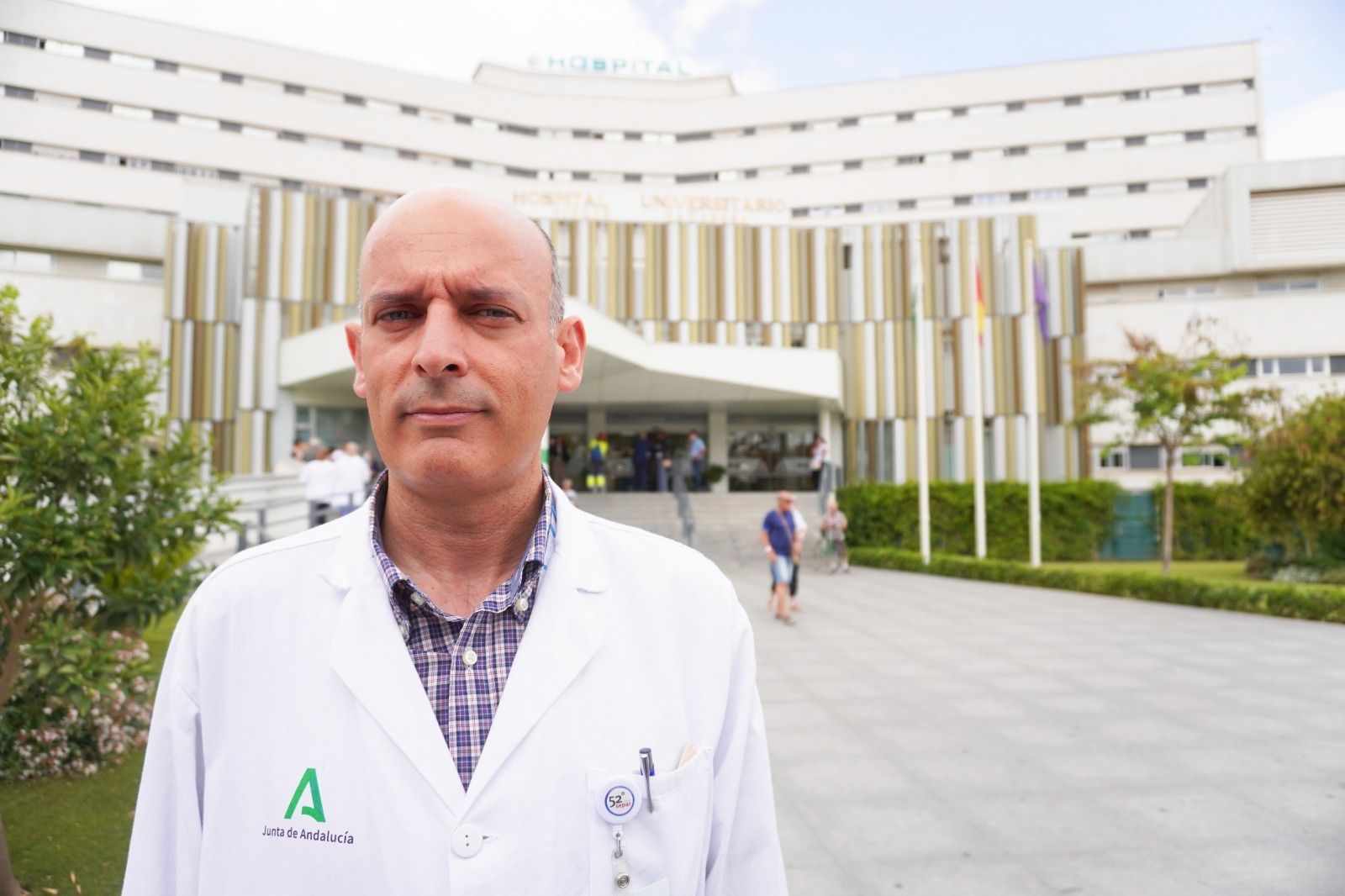 El jefe del servicio de Neumología y responsable de la Unidad de Tabaquismo del Hospital Virgen Macarena, Agustín Valido.