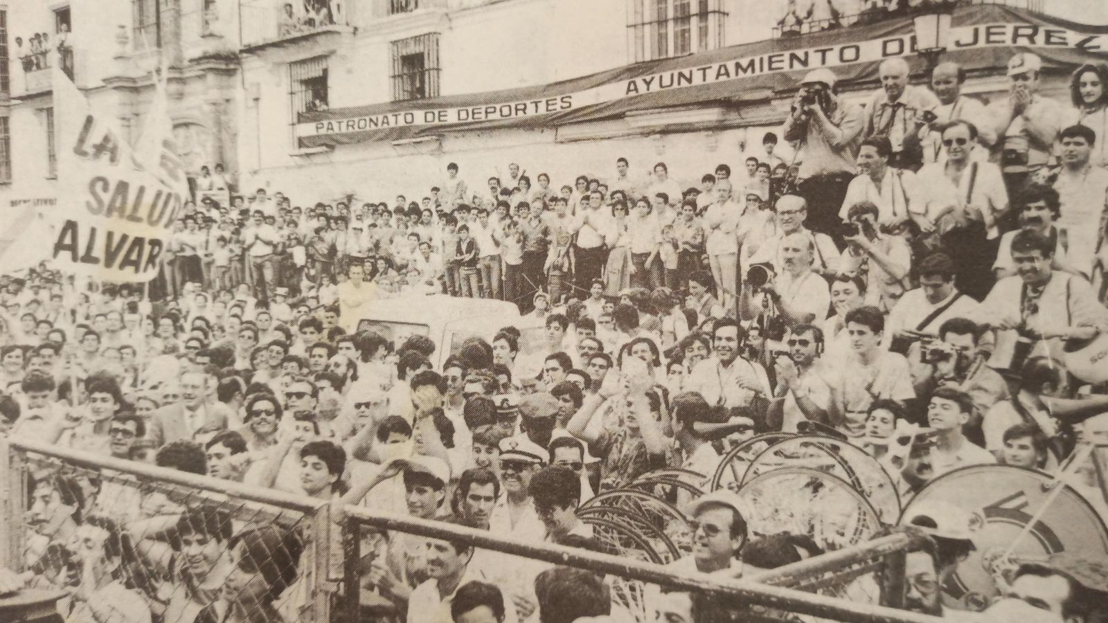 Los aficionados al ciclismo abarrotaron las calles jerezanas para el final de la Vuelta de 1986.