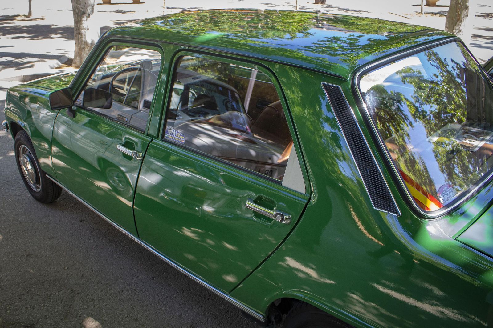 Los mejores coches del Festival Motor por la Vida que ha acogido el centro de Granada
