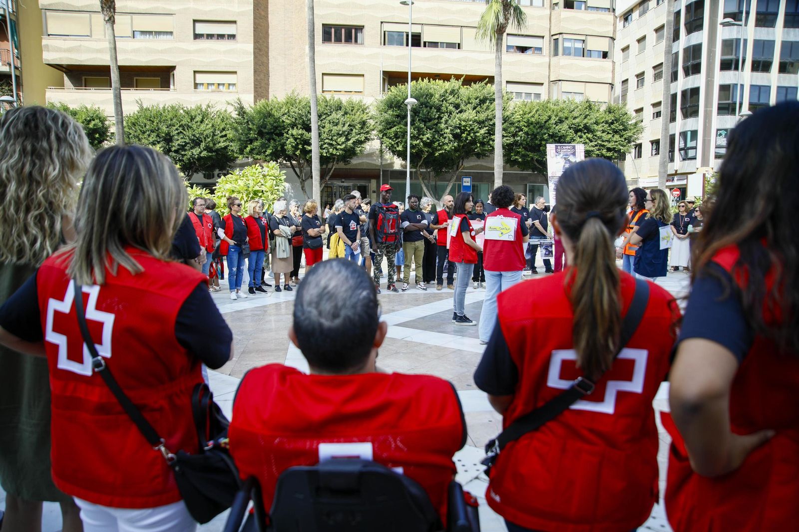 Imágenes de la campaña "Camino de Santiago" para celebrar el día de las personas sin hogar en Almería