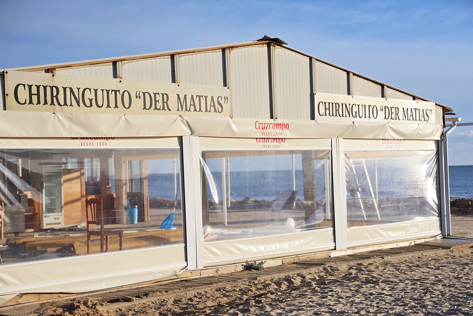 Las fotografías del cierre del chiringuito Der Matias