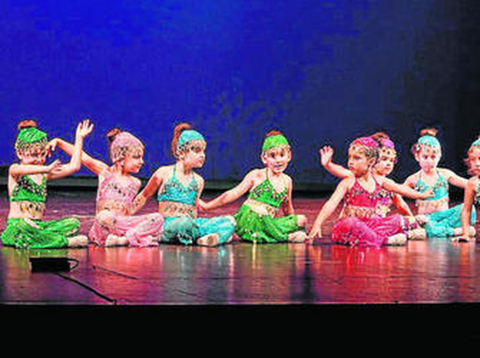 El espectáculo ofrecido en la gala que tuvo lugar en el Auditorio Maestro Padilla fue único. Todos los alumnos bailando africano con los músicos