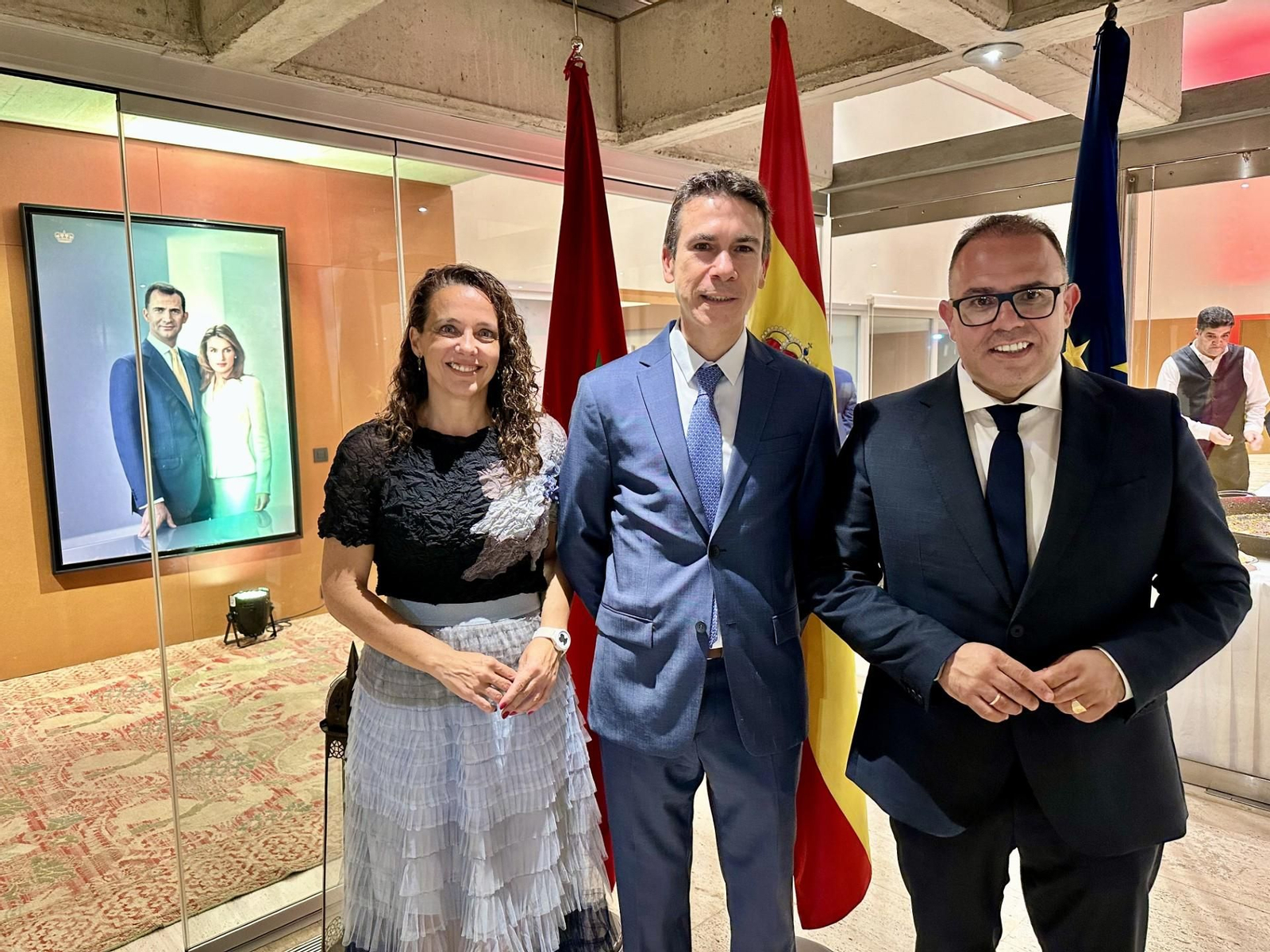 El alcalde de Almuñécar y la concejal de Turismo con el embajador de España en Marruecos