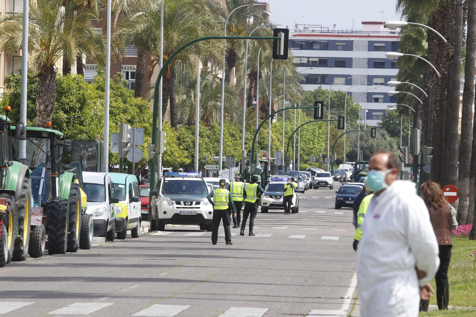Las fotos del homenaje de los agricultores a los sanitarios de Córdoba