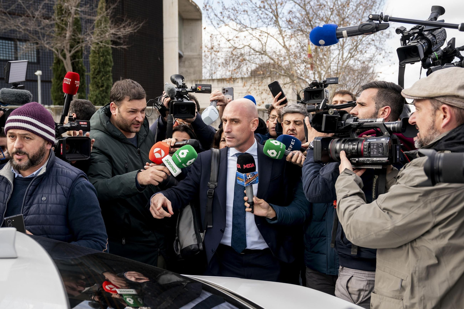 Las fotos del día de la declaración de Rubiales en el juicio