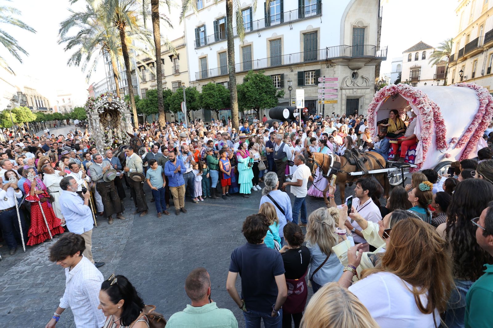 Llegada de la Hermandad del Rocío de Jerez a Santo Domingo