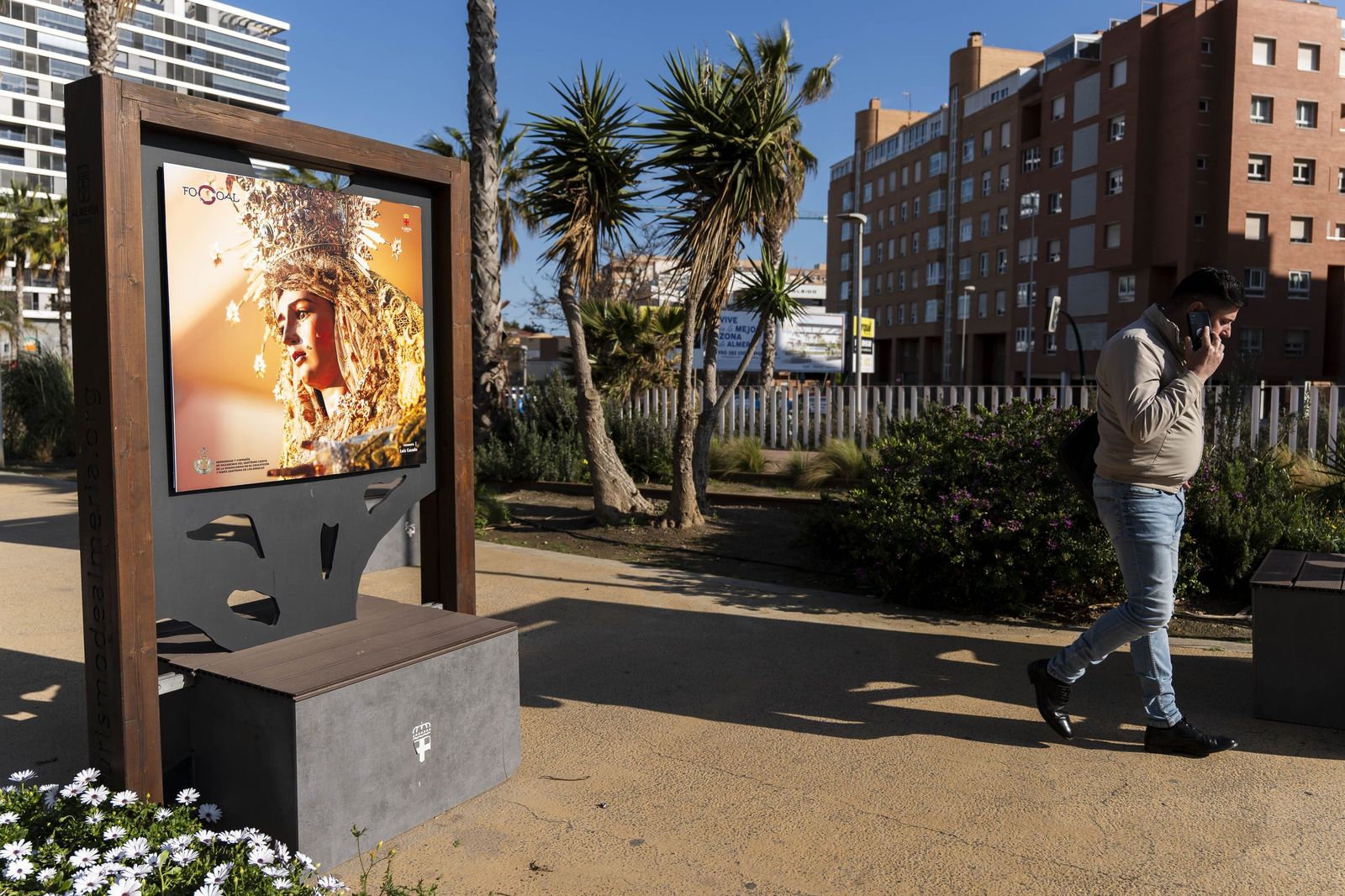 Exposición "La otra mirada" de los Fotógrafos Cofrades de Almería Focoal, en imágenes
