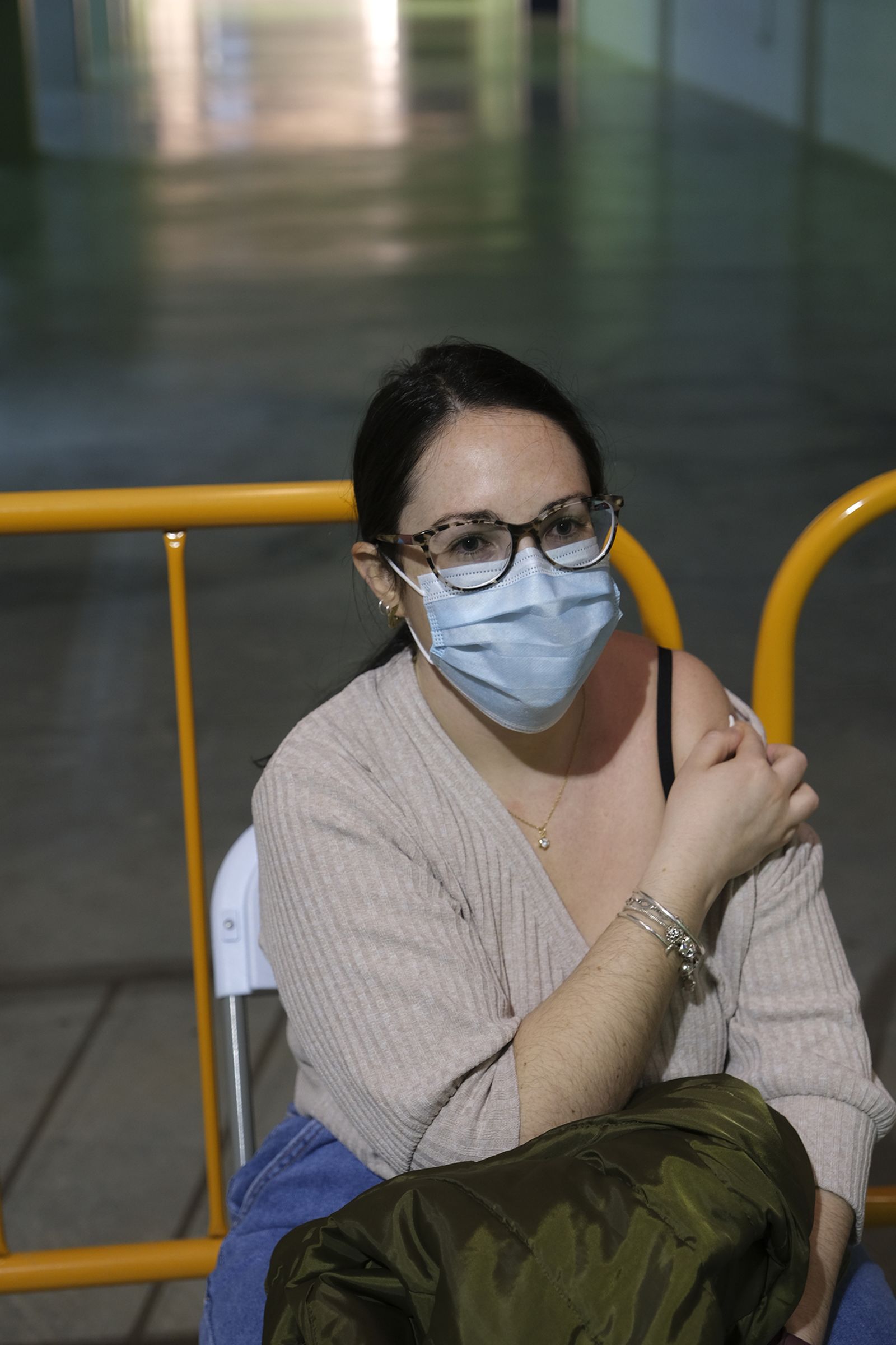 Fotogalería vacunación COVID-19 en el Palacio de los Juegos Mediterráneos. Almería