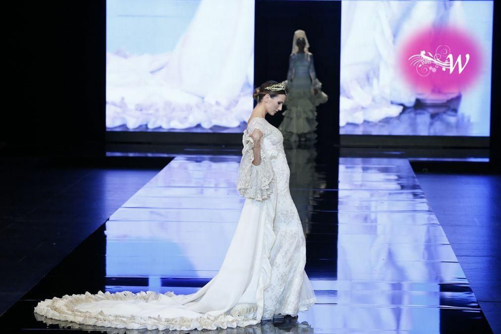 Aurora Gaviño homenajea a María Jiménez: todas las fotos del desfile en SIMOF 2020