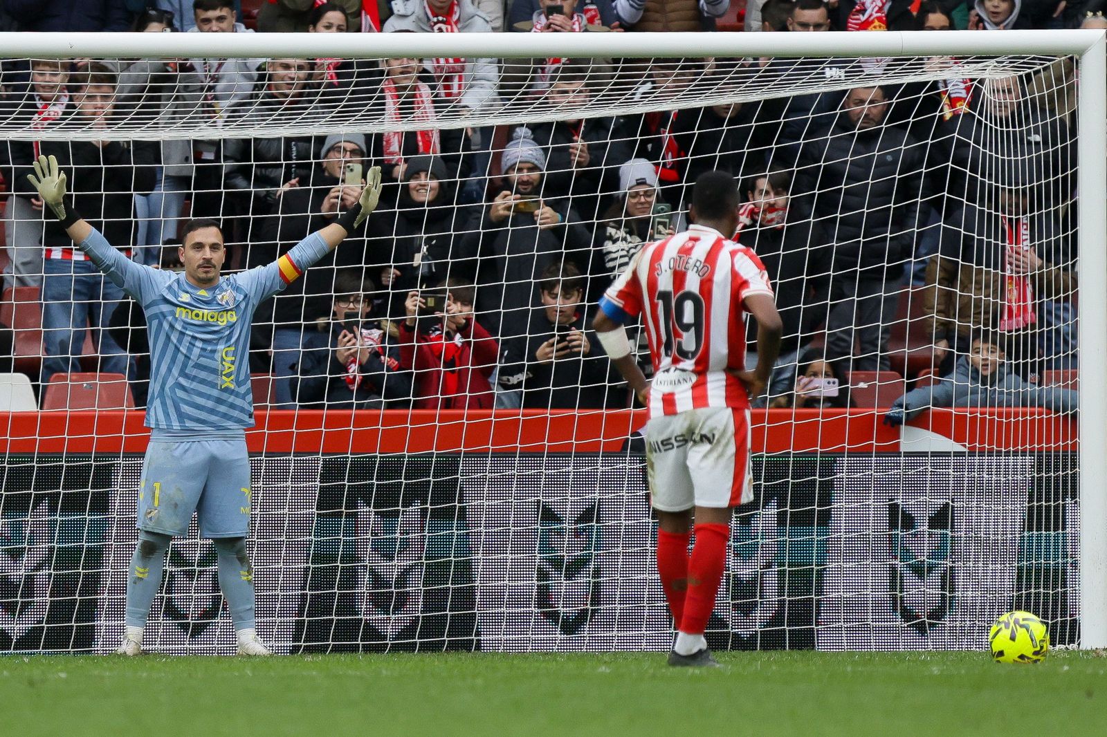 El Sporting-Málaga CF, en fotos
