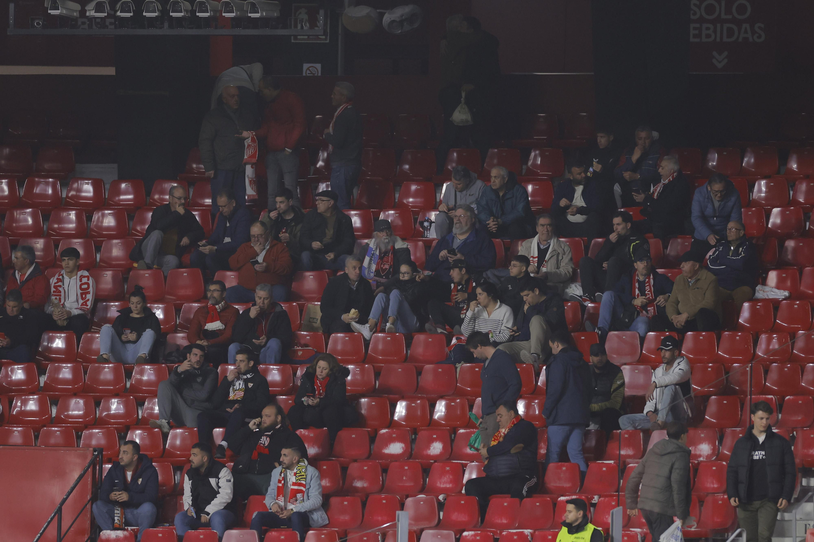 Búscate en las fotos del SEVILLA FC-PSV EINDHOVEN
