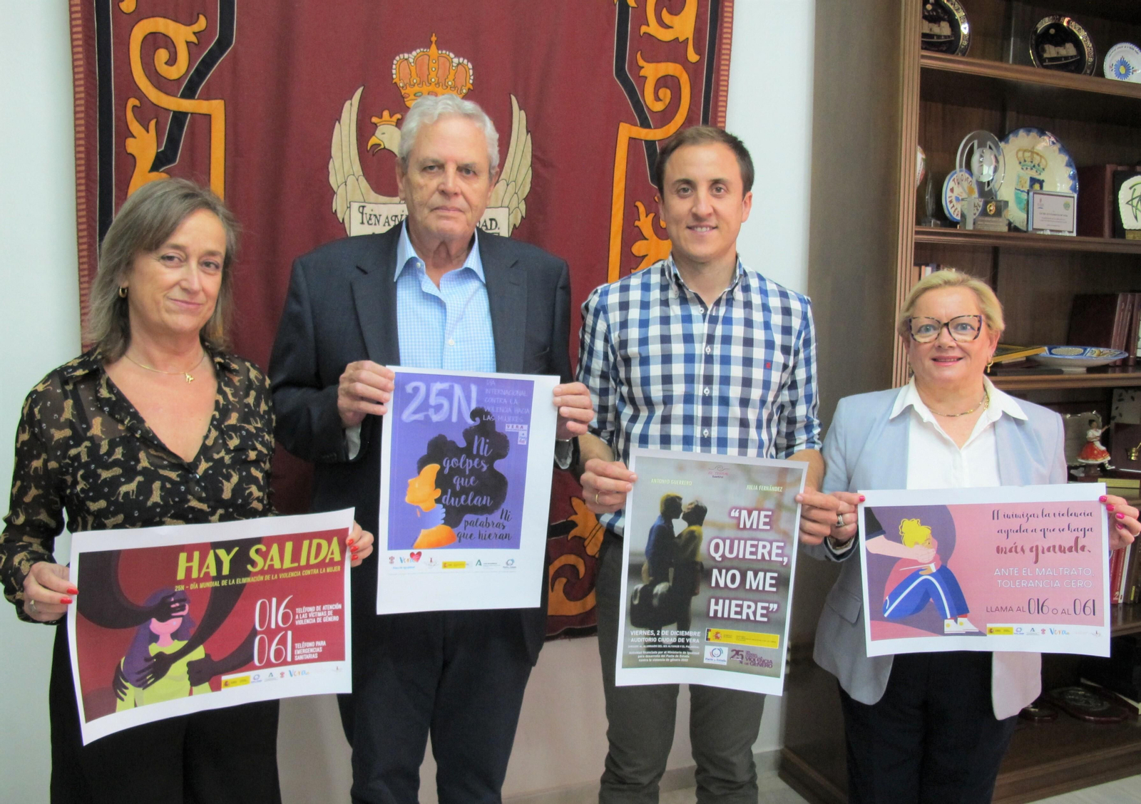 Responsables de la corporación municipal, en la presentación de la campaña con motivo del 25N.