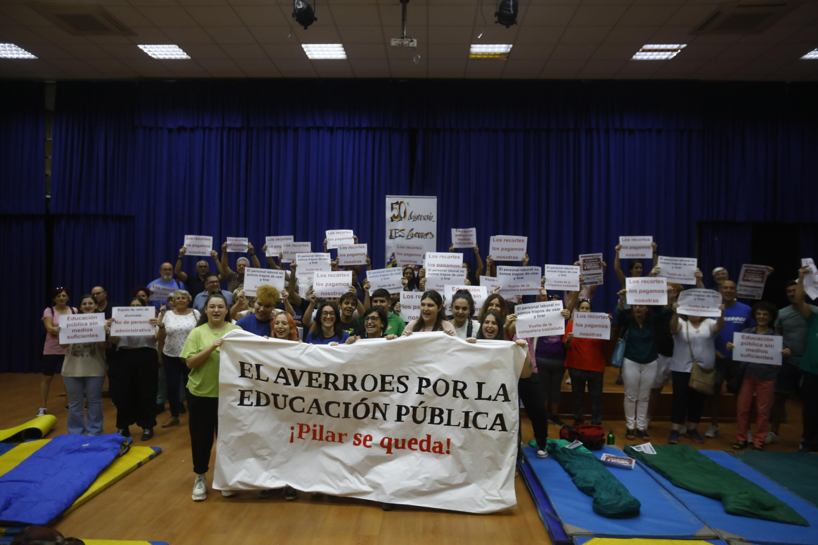 Las imágenes del encierro de la comunidad educativa en el instituto Averros de Córdoba