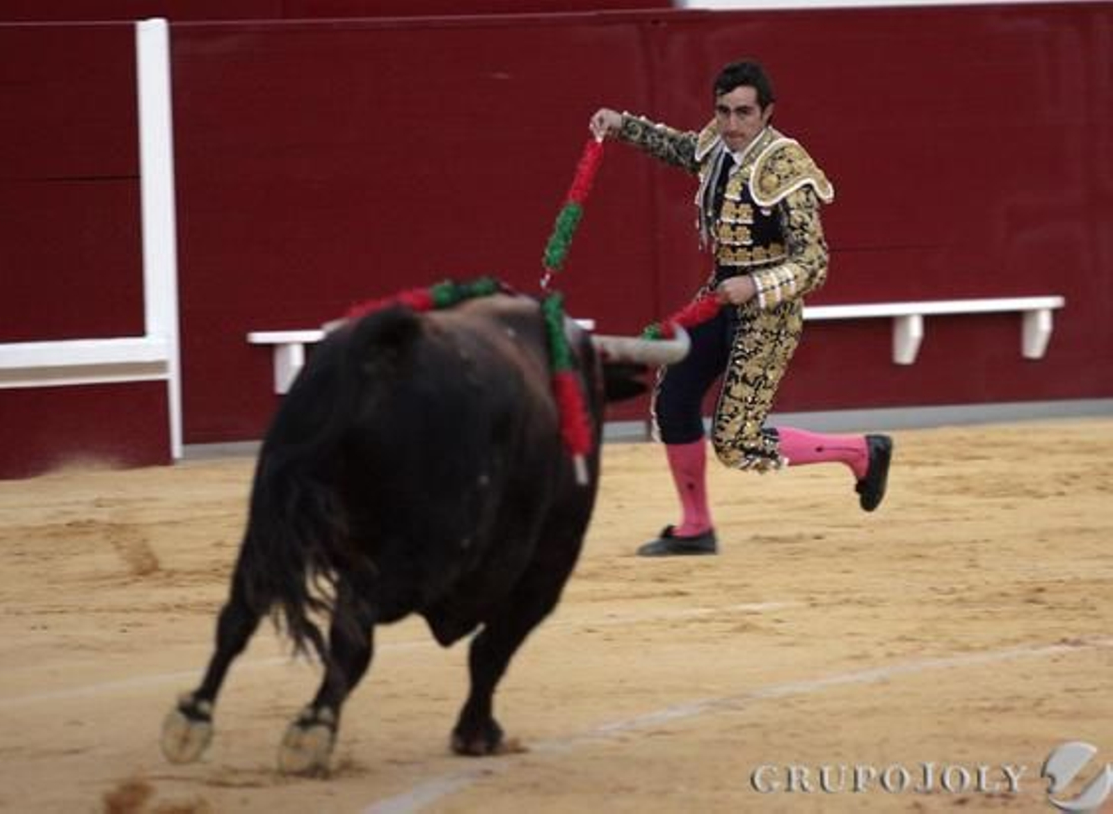 El Fandi con las banderillas.

Foto: Juan Carlos Muñoz