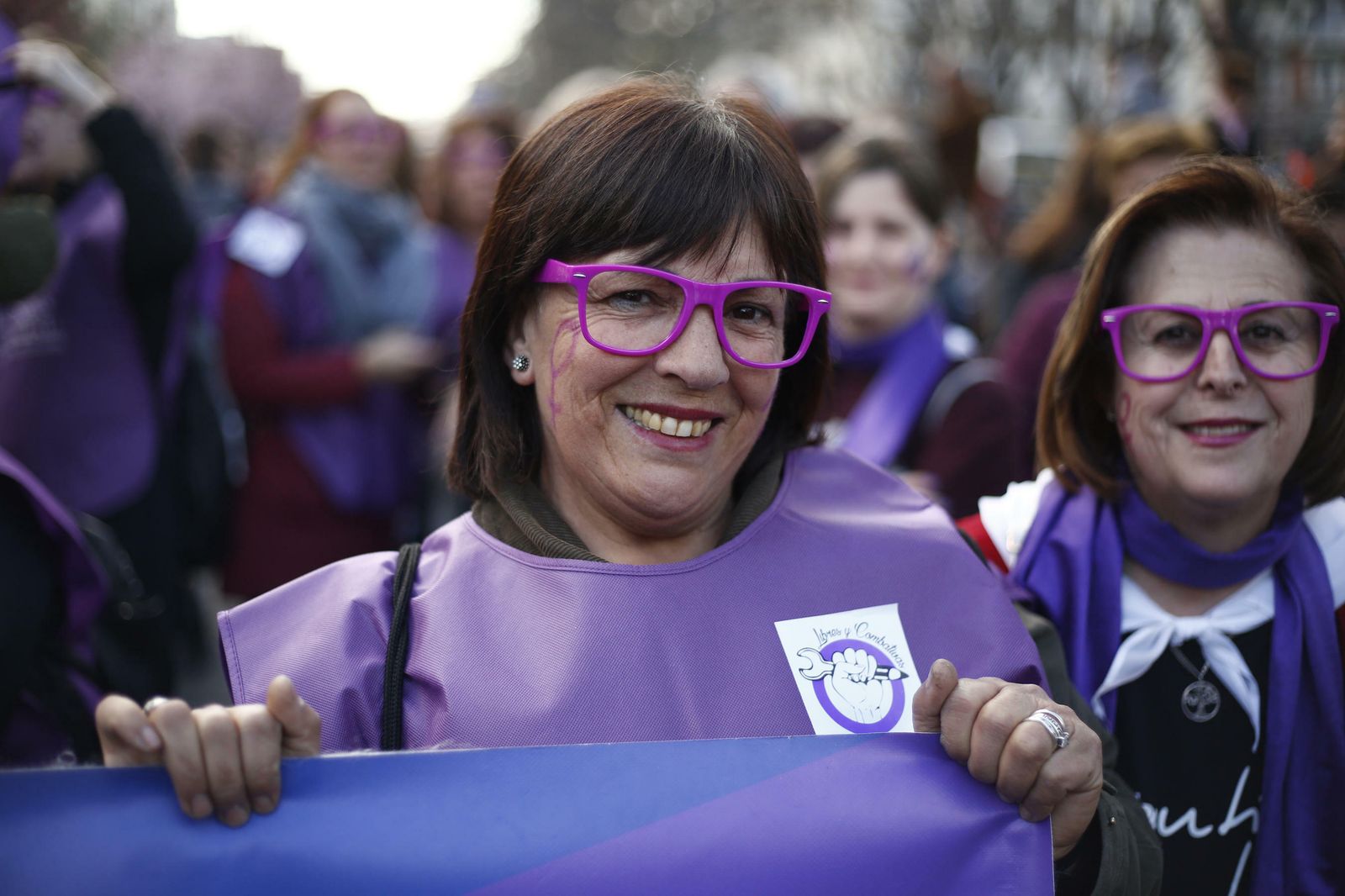 Granada se tiñe de morado con la ola feminista