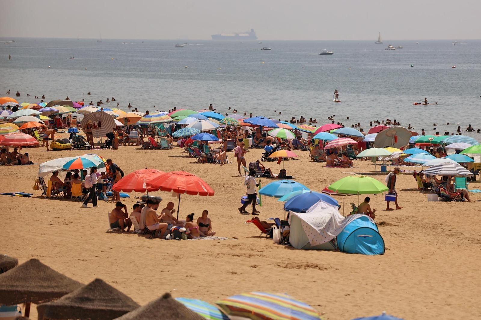 Gente en las playas de Huelva.