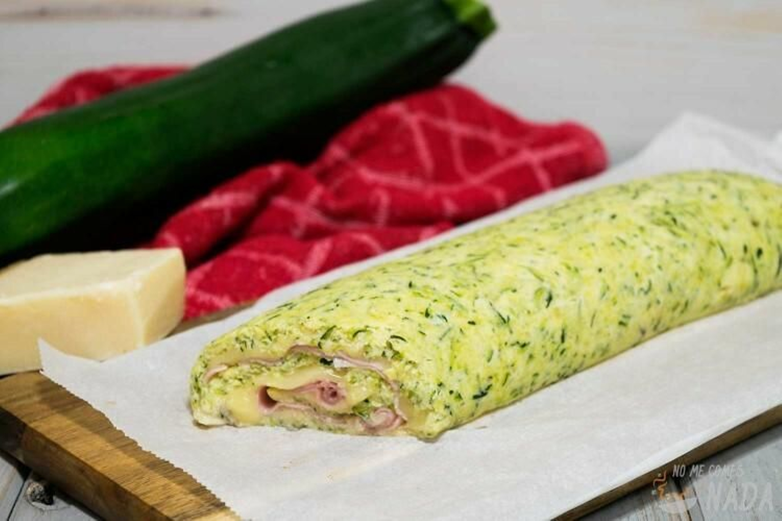 Receta de rollo de calabacín con jamón y queso