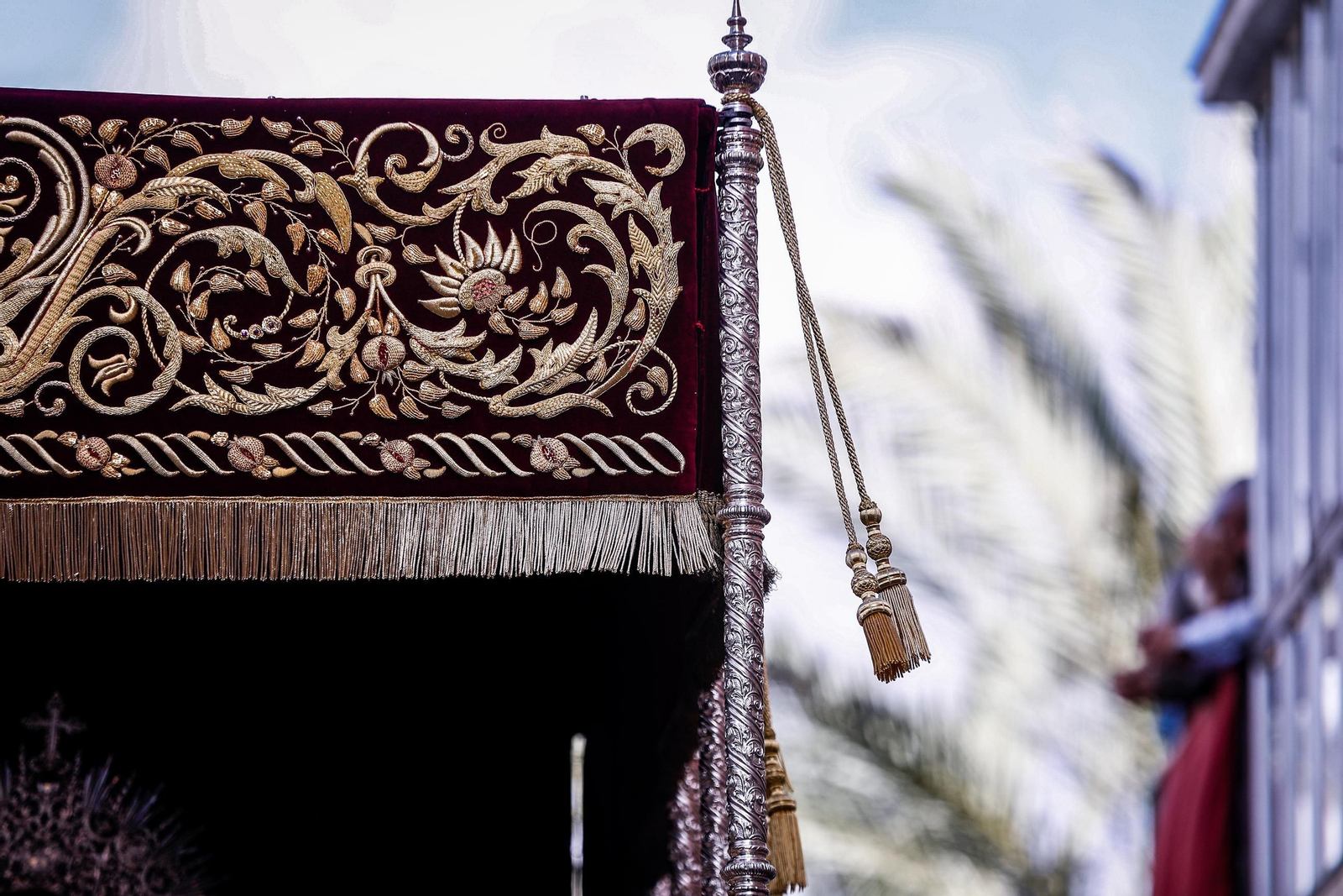 Imágenes de la salida de Desamparados en la Semana Santa de San Fernando 2025