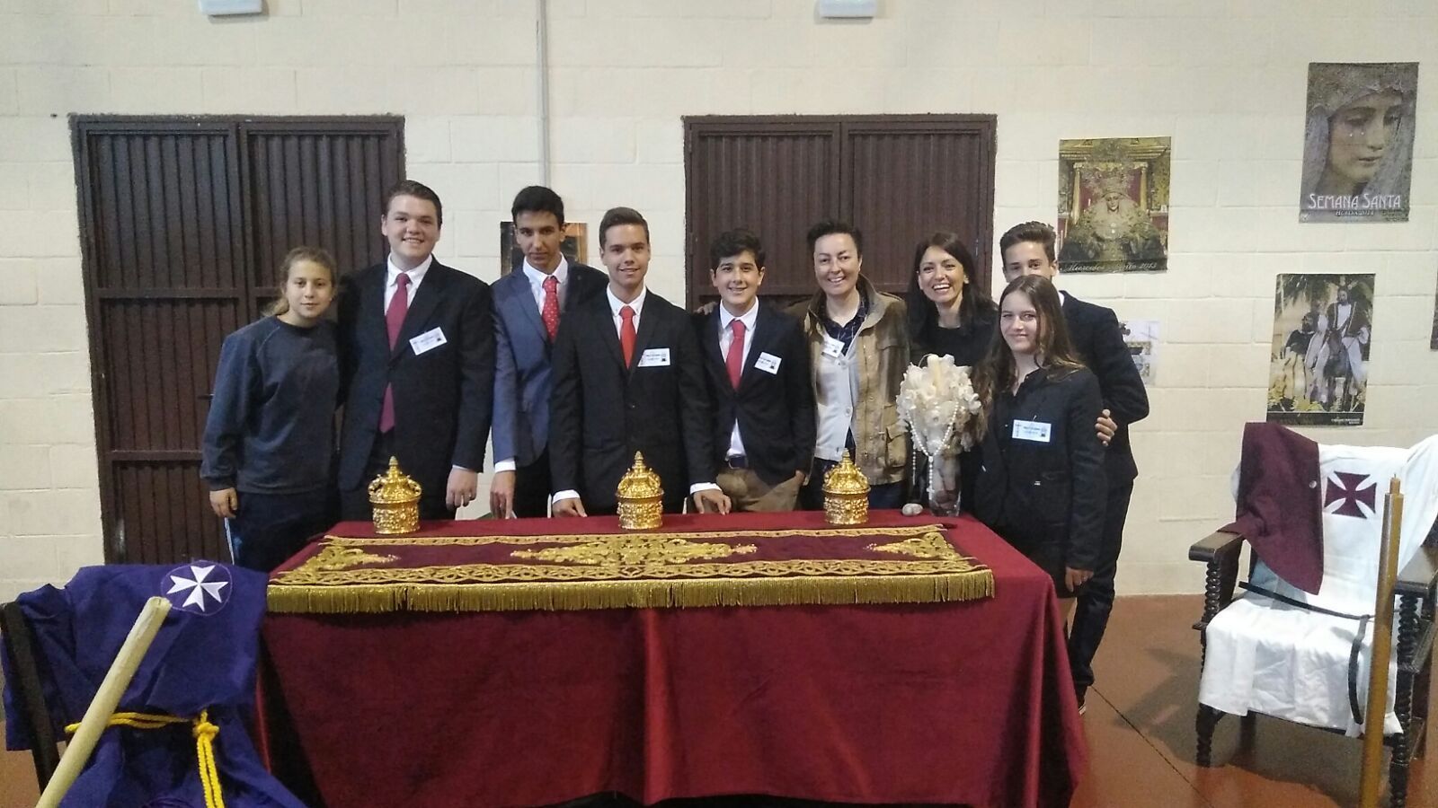 Alumnos del Colegio Santo Ángel participan en las distintas actividades, que se organizaron en el marco de la I Jornada Cofrade.