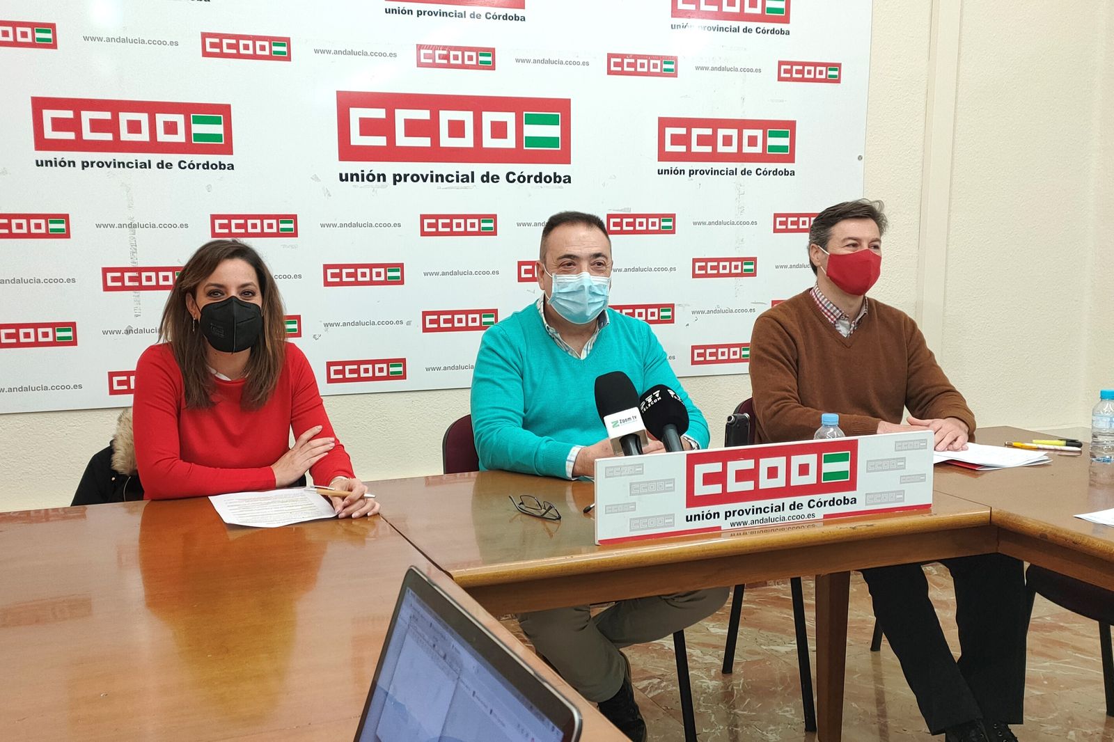 Ana Belén Acaiña, José Damas y José Antonio López en la sede de CCOO Córdoba