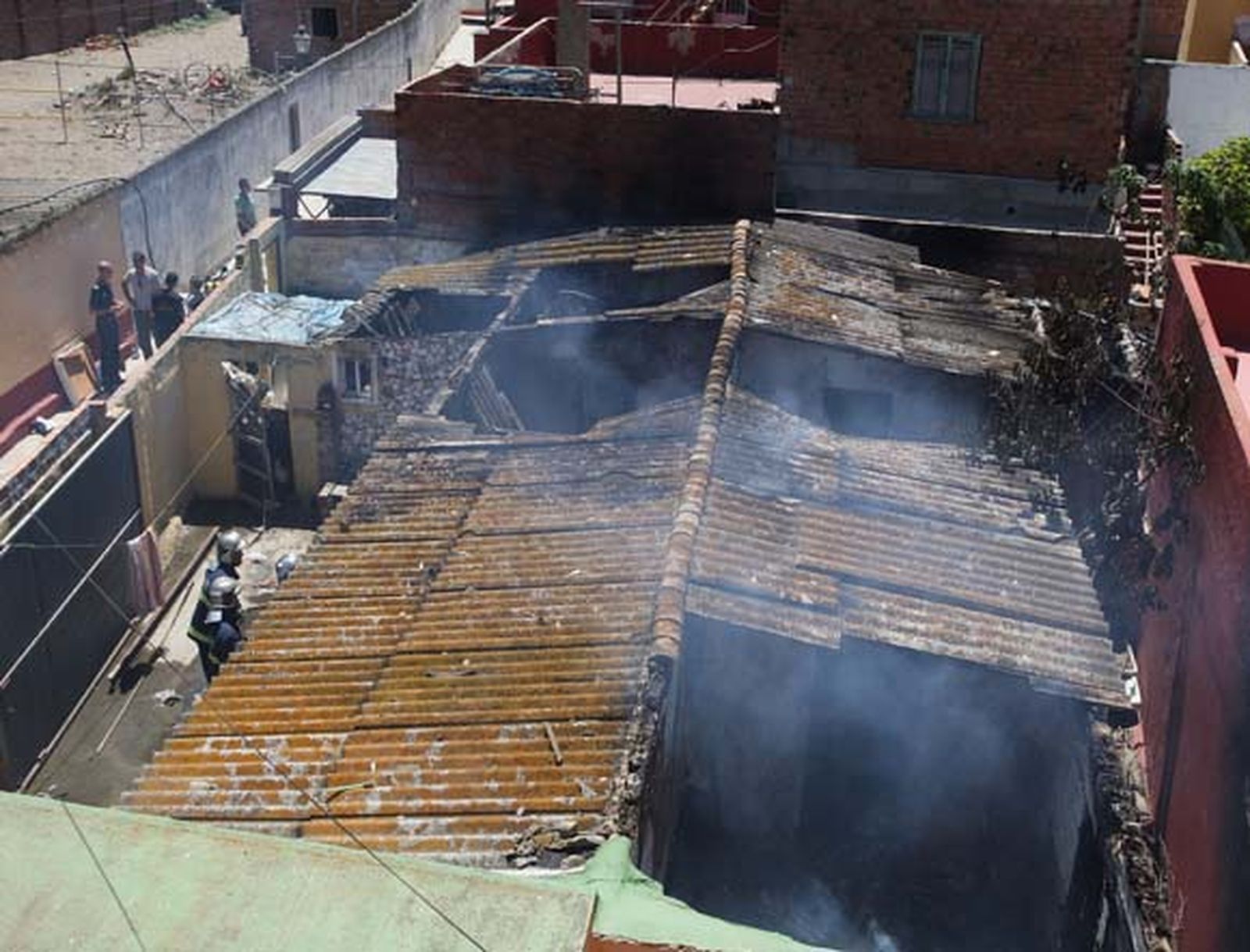 Fallece una mujer en un incendio de una vivienda en San Roque
