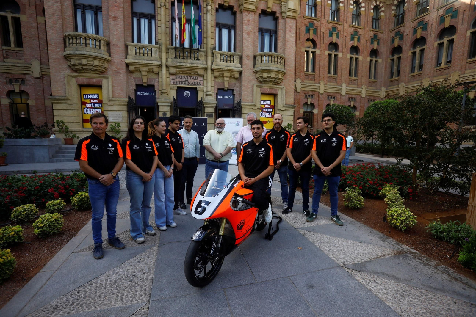 La presentación de la moto desarrollada por estudiantes de Córdoba, en imágenes