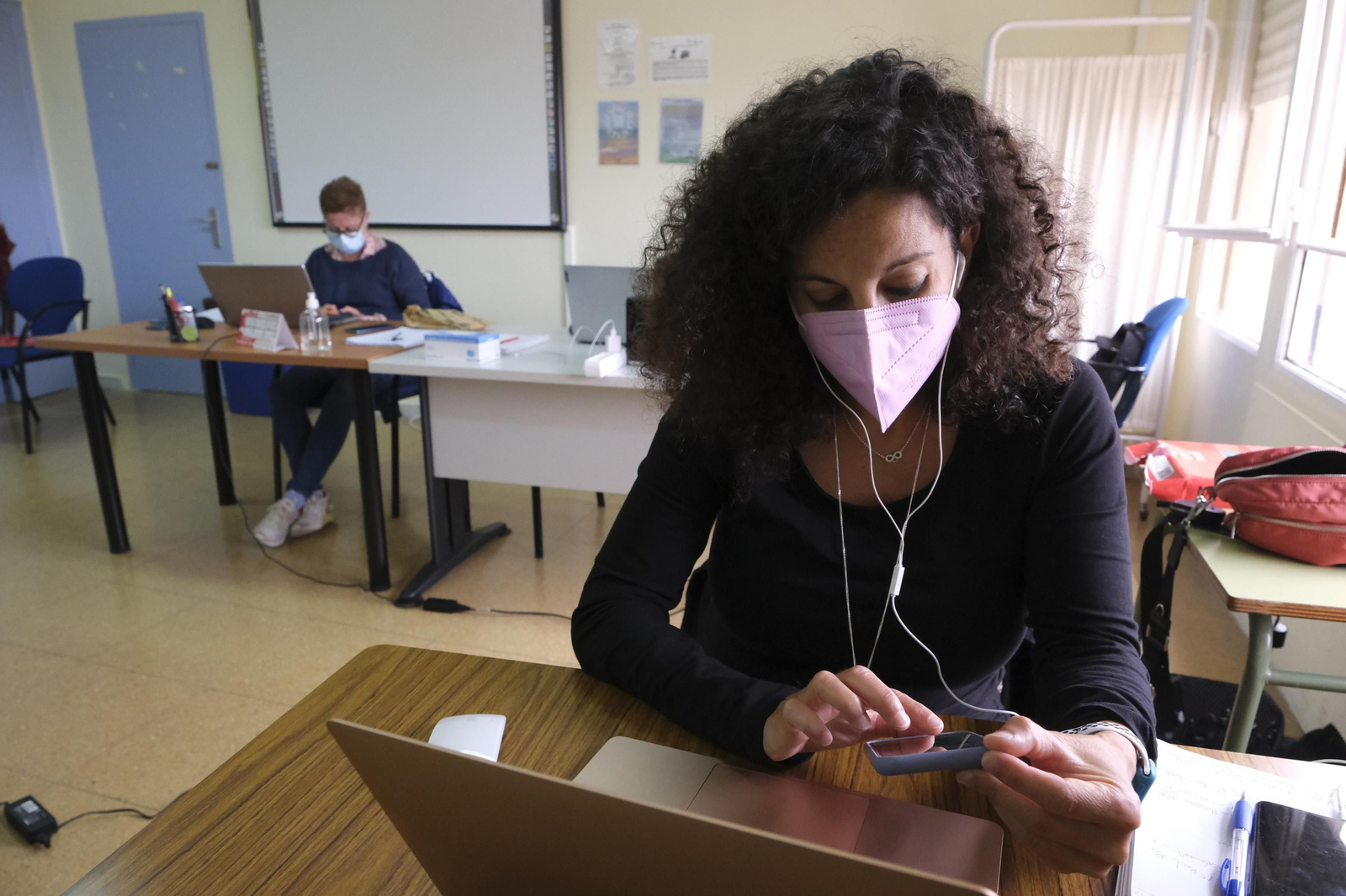 La cruzada silenciosa contra el coronavirus de las guardianas de los centros educativos