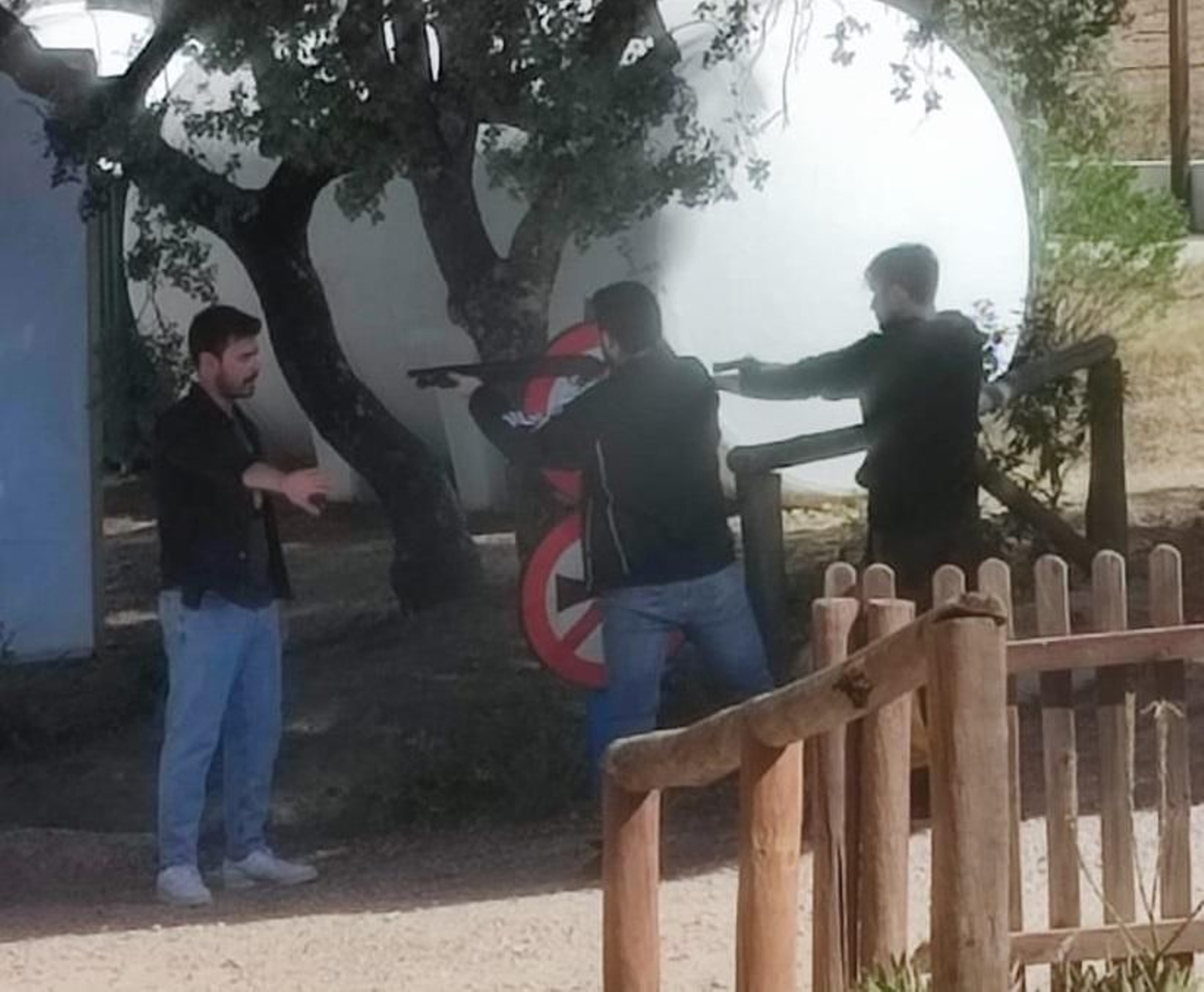 Un momento del rodaje. Un momento del rodaje.