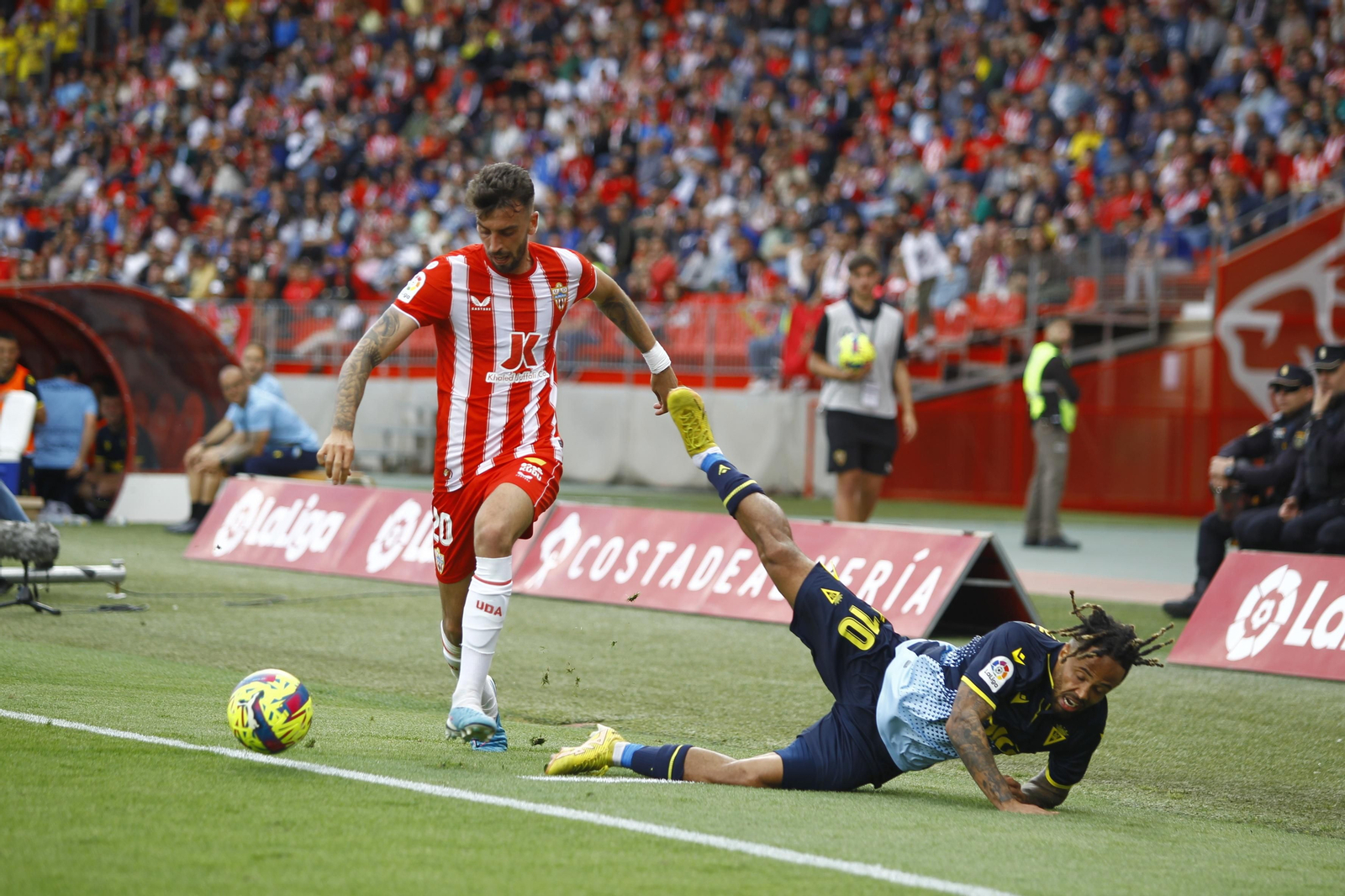 Imágenes del partido de la Liga Santander U.D. Almería-Cádiz C.F.