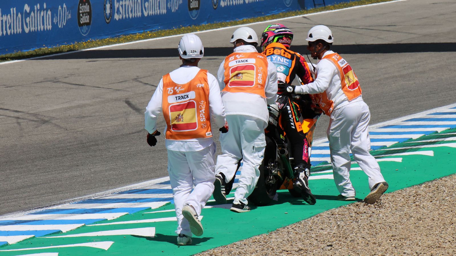 Imágenes de las caídas en las carreras del GP España en Jerez