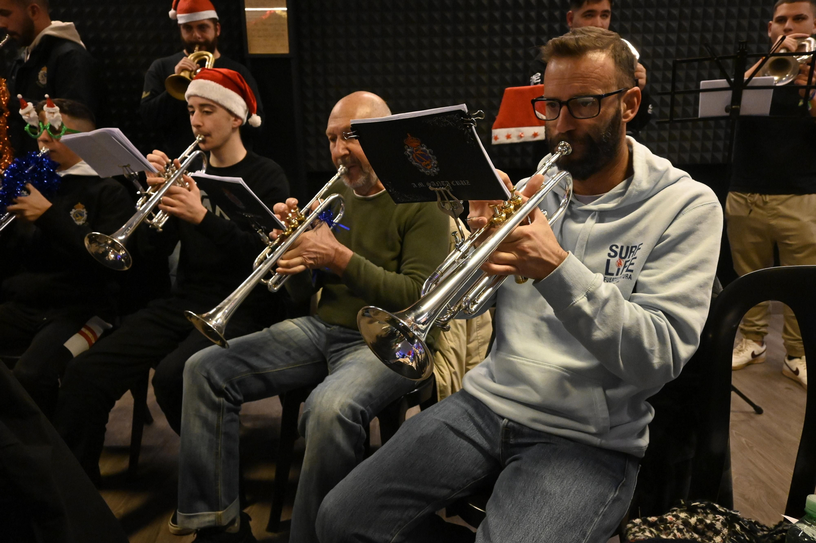 Ensayo preparatorio de la AM Santa Cruz para la cabalgata de Reyes Magos, en Imágenes