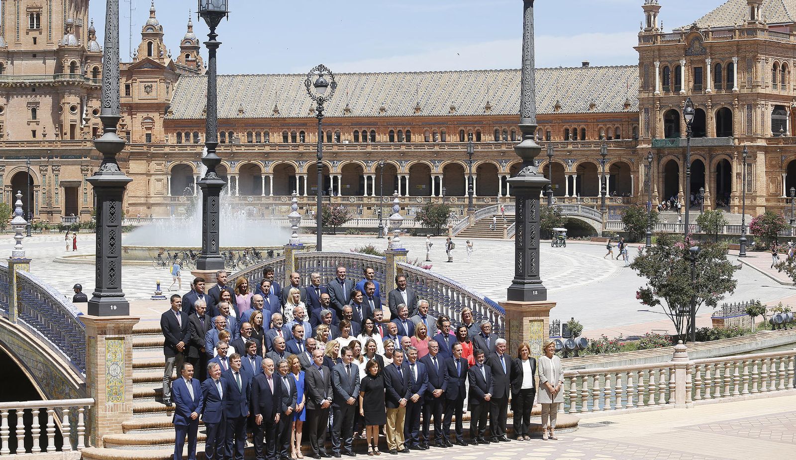 La cumbre de delegados del Gobierno en la Plaza de España, en imágenes