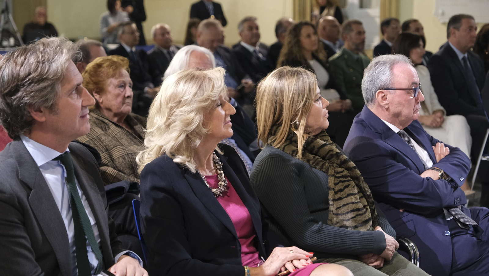 Imágenes de la entrega del Escudo de Oro de la Provincia de Almería a José María Martínez de Haro