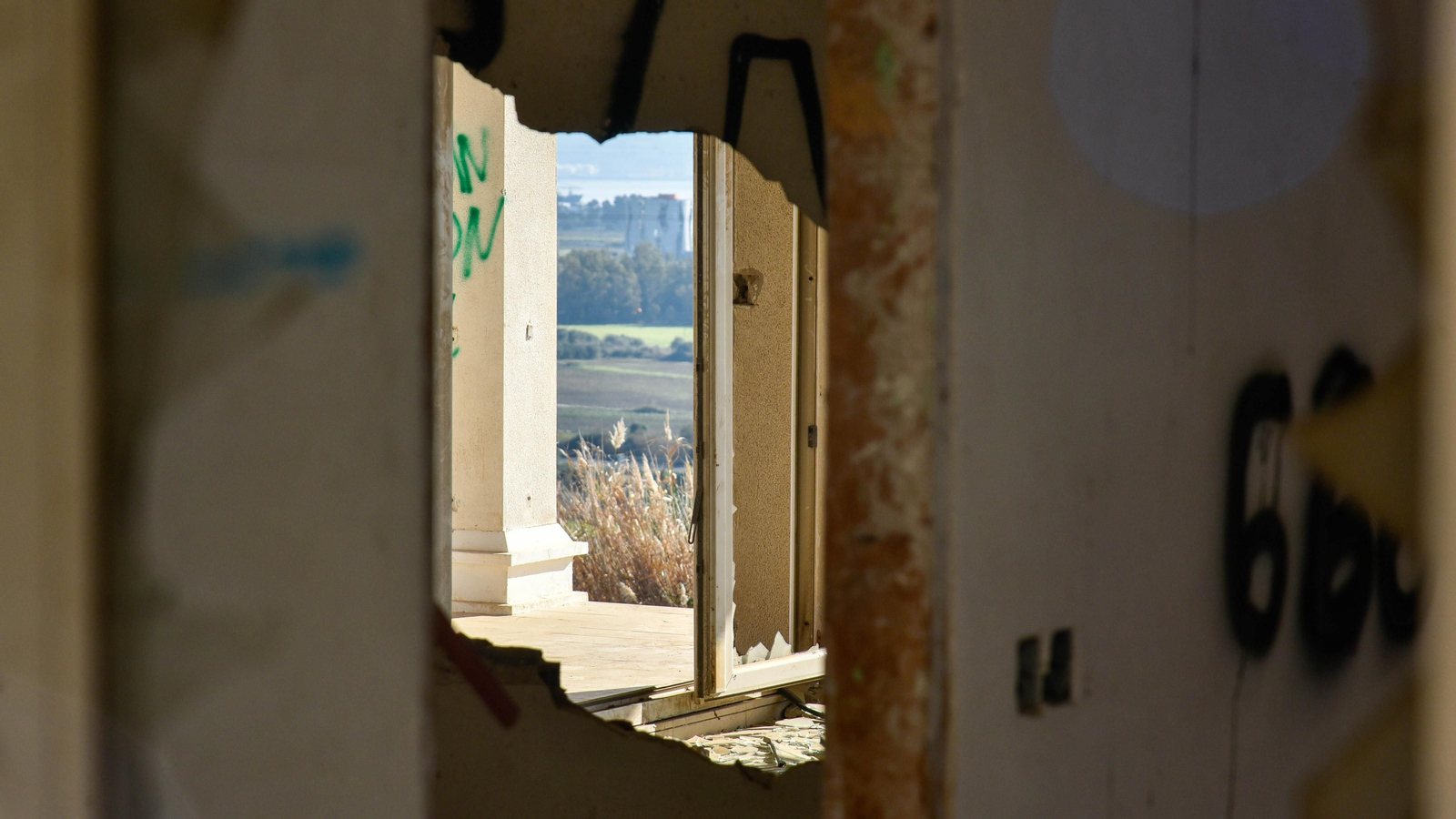 Fotos de la urbanización abandonada en Cortijo Grande, en Los Barrios
