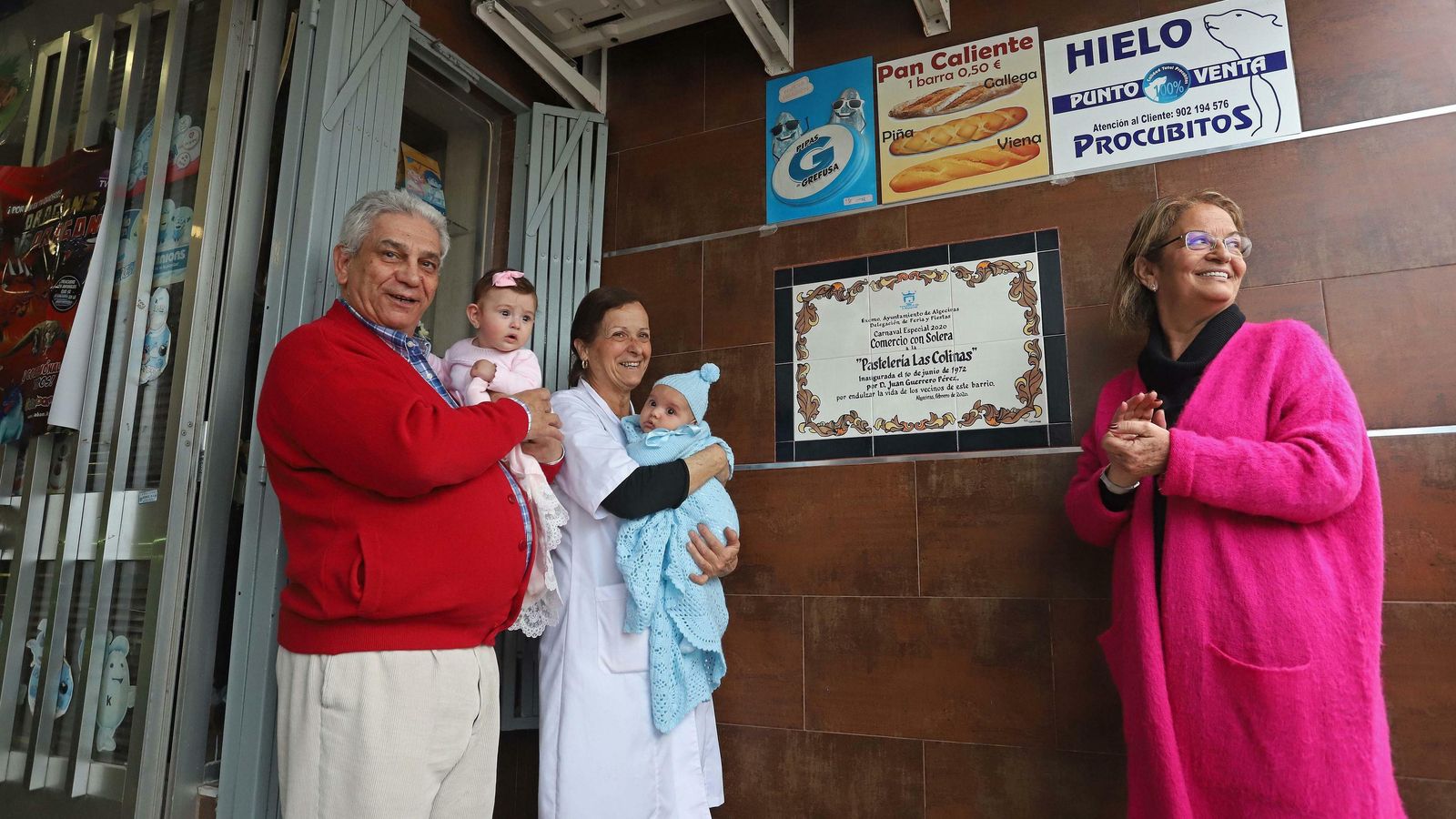 La Pastelería Las Colinas recibe el galardón Establecimiento con solera