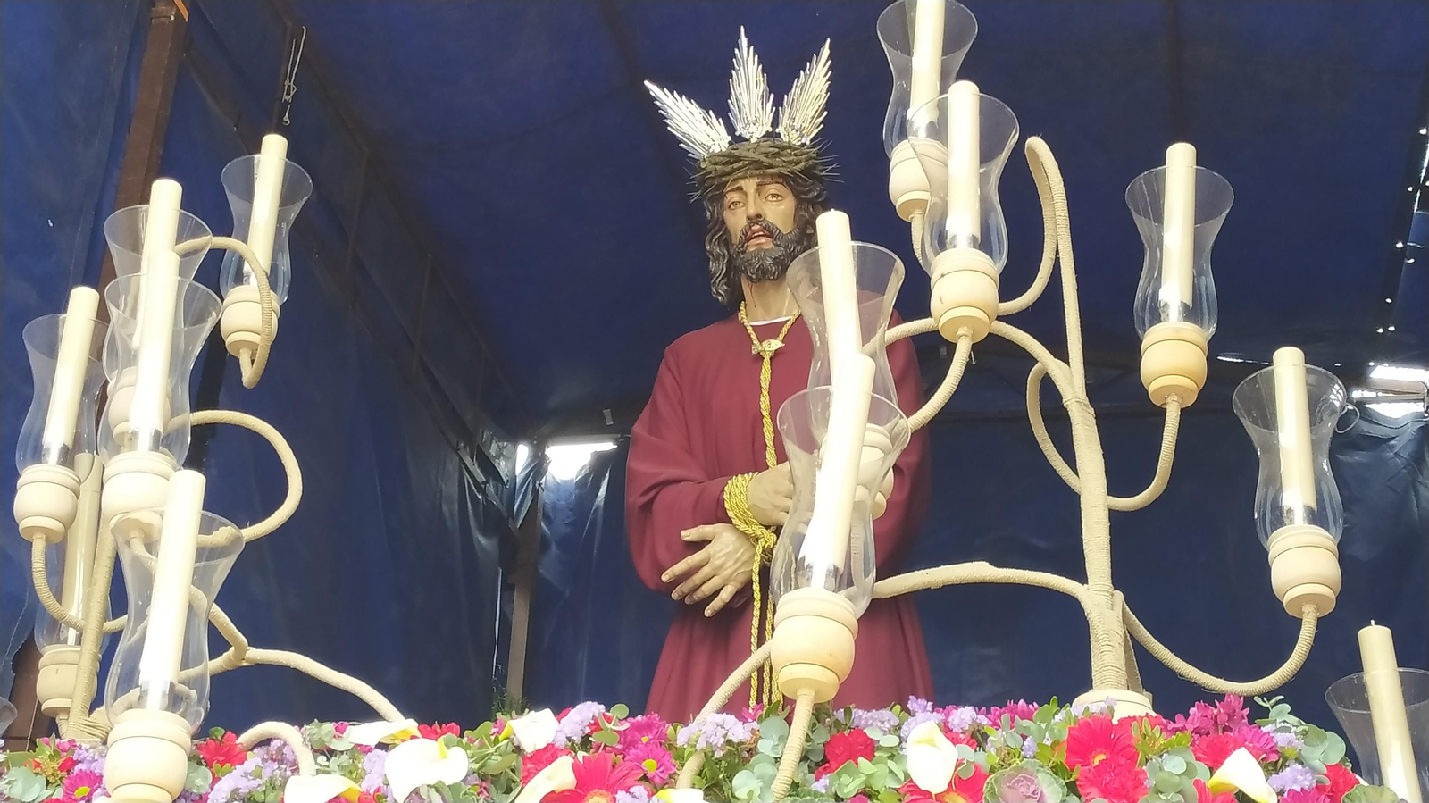 Las imágenes de la primera salida del nuevo Cristo de La Almadraba en San Fernando