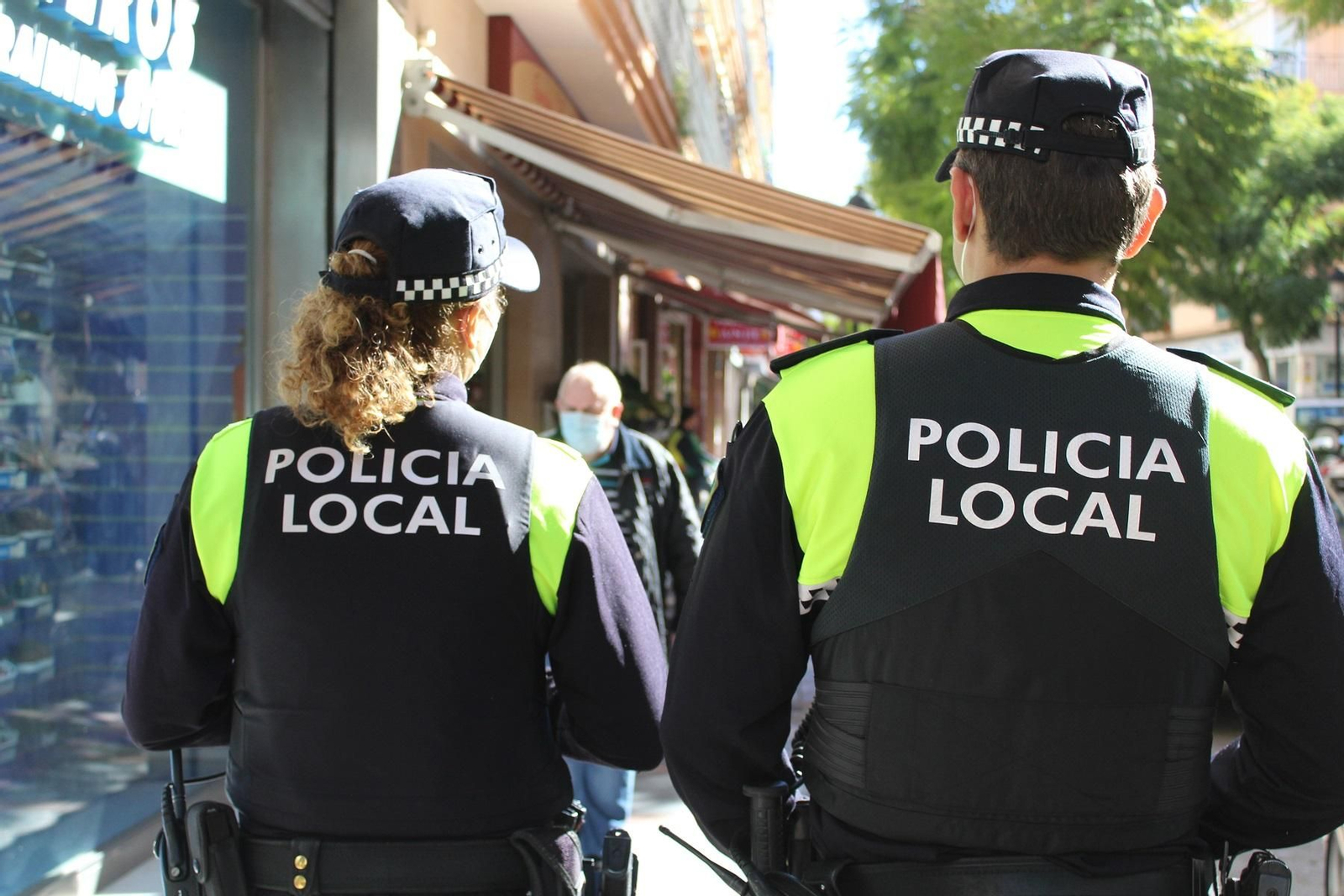 Agentes de la Policía Local de Fuengirola de servicio. Agentes de la Policía Local de Fuengirola de servicio.