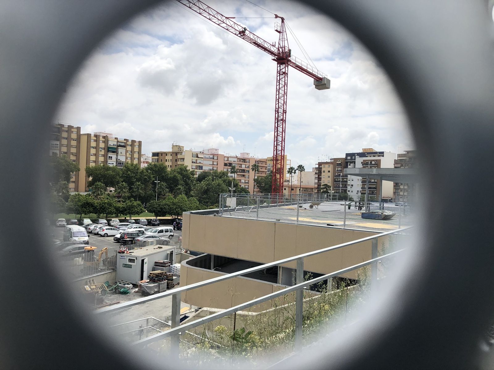 Obras del centro de salud de Isla Chica durante esta mañana.