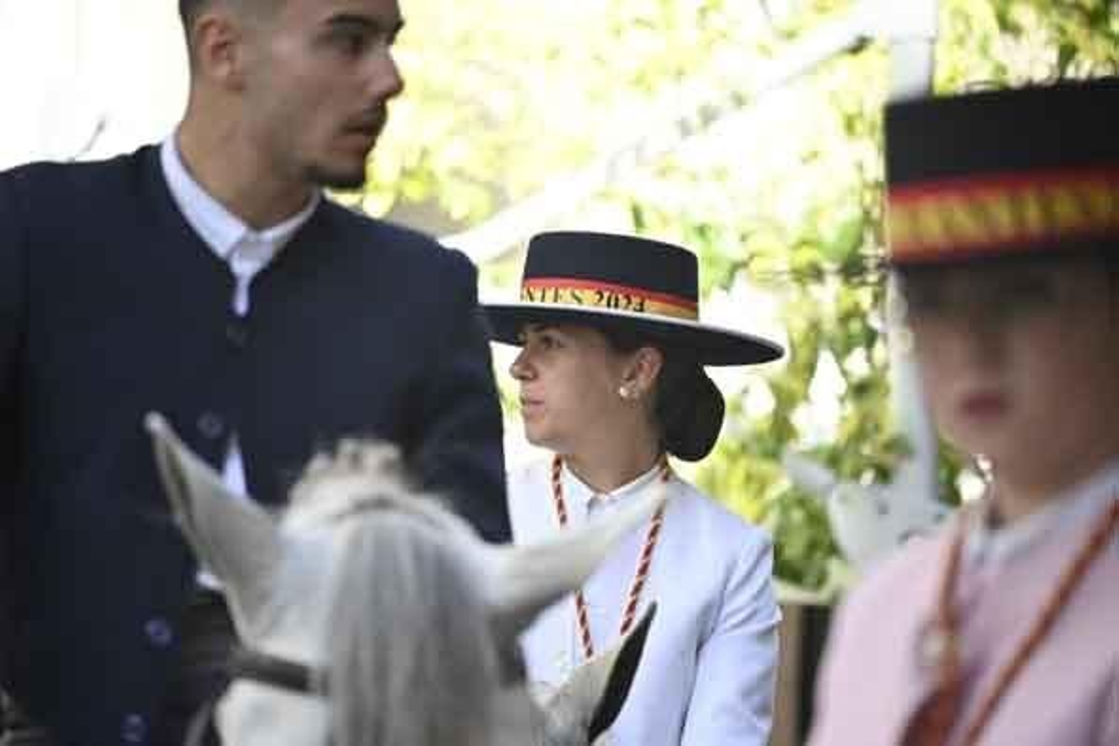 Las mejores imágenes de los peregrinos en la salida de Emigrantes