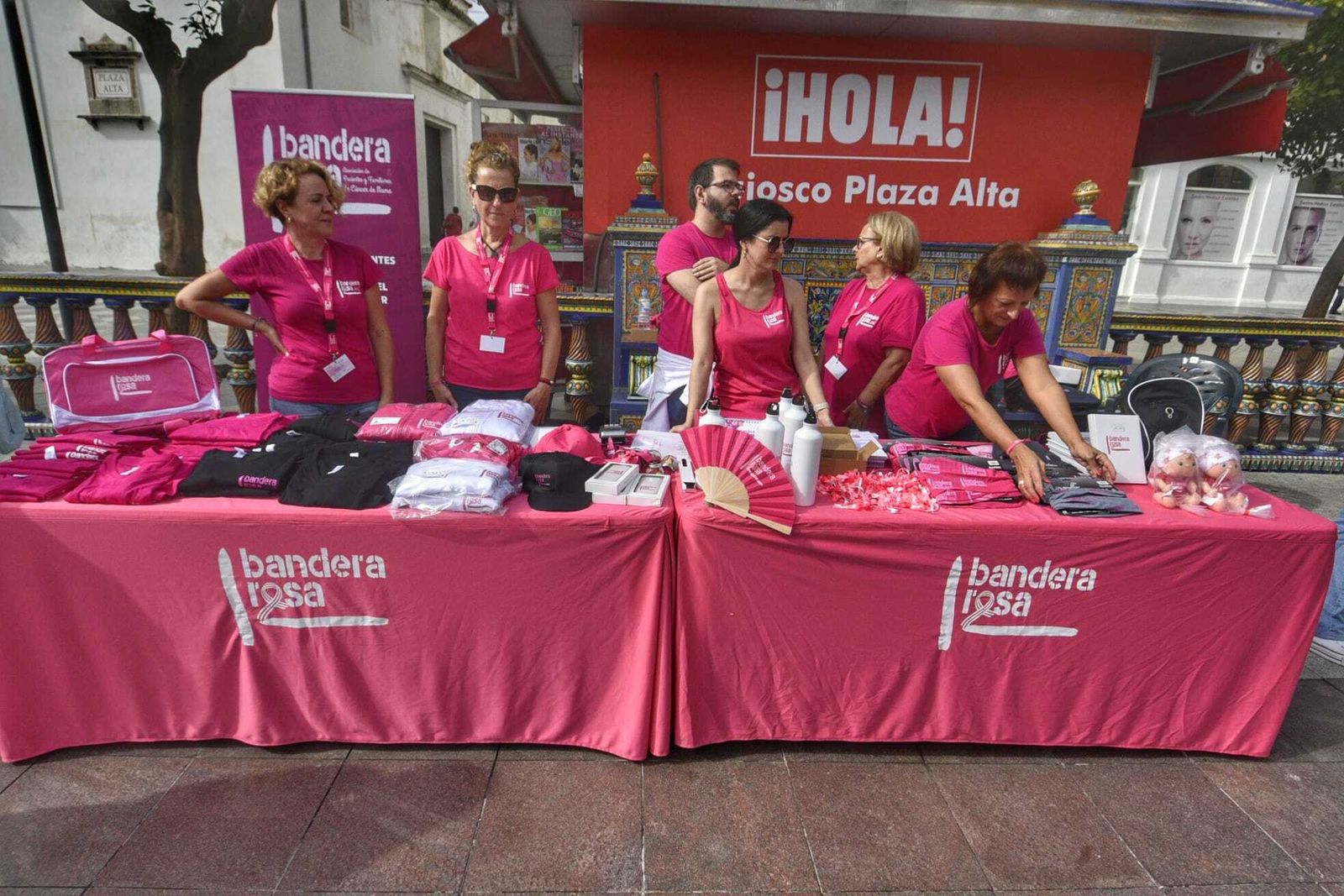 Mesa informativa de Bandera Rosa en la Plaza Alta de Algeciras