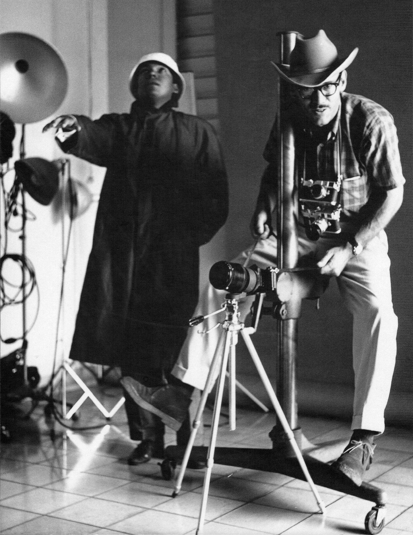 Guillermo Cabrera Infante y Jesse A. Fernández, fotografiados por Alberto Korda. MUSEO REINA SOFÍA