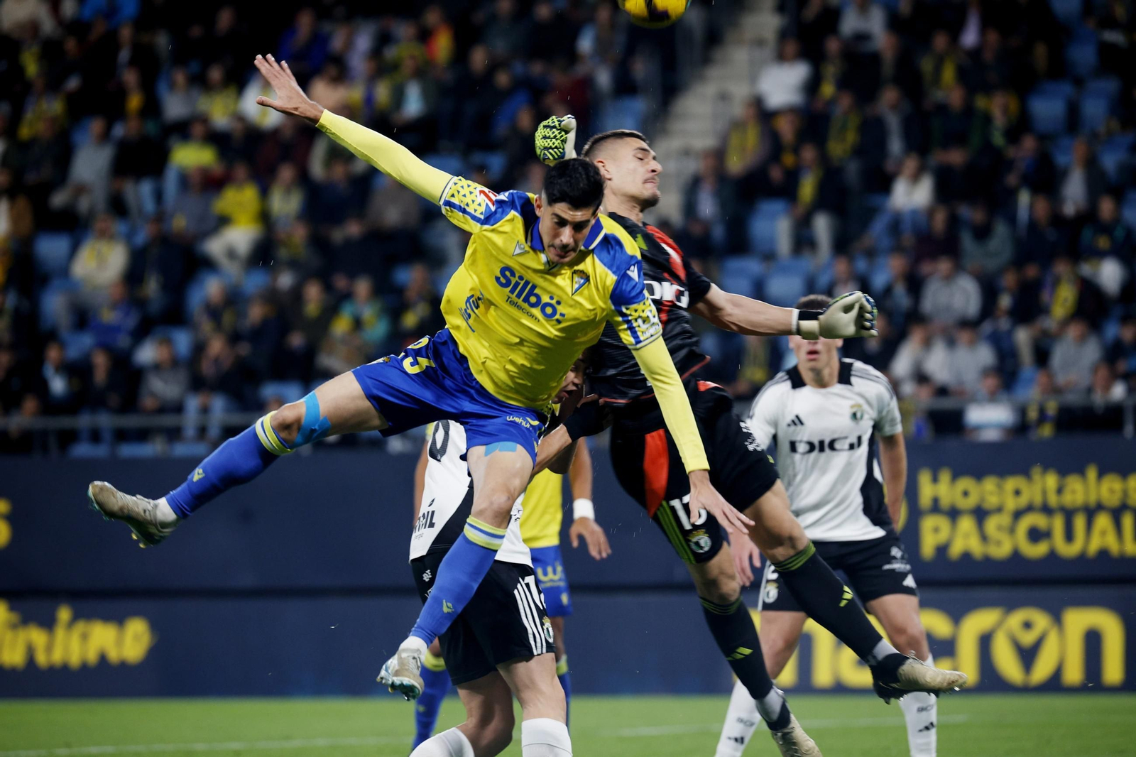 Las imágenes del partido de fútbol Cádiz CF - Burgos