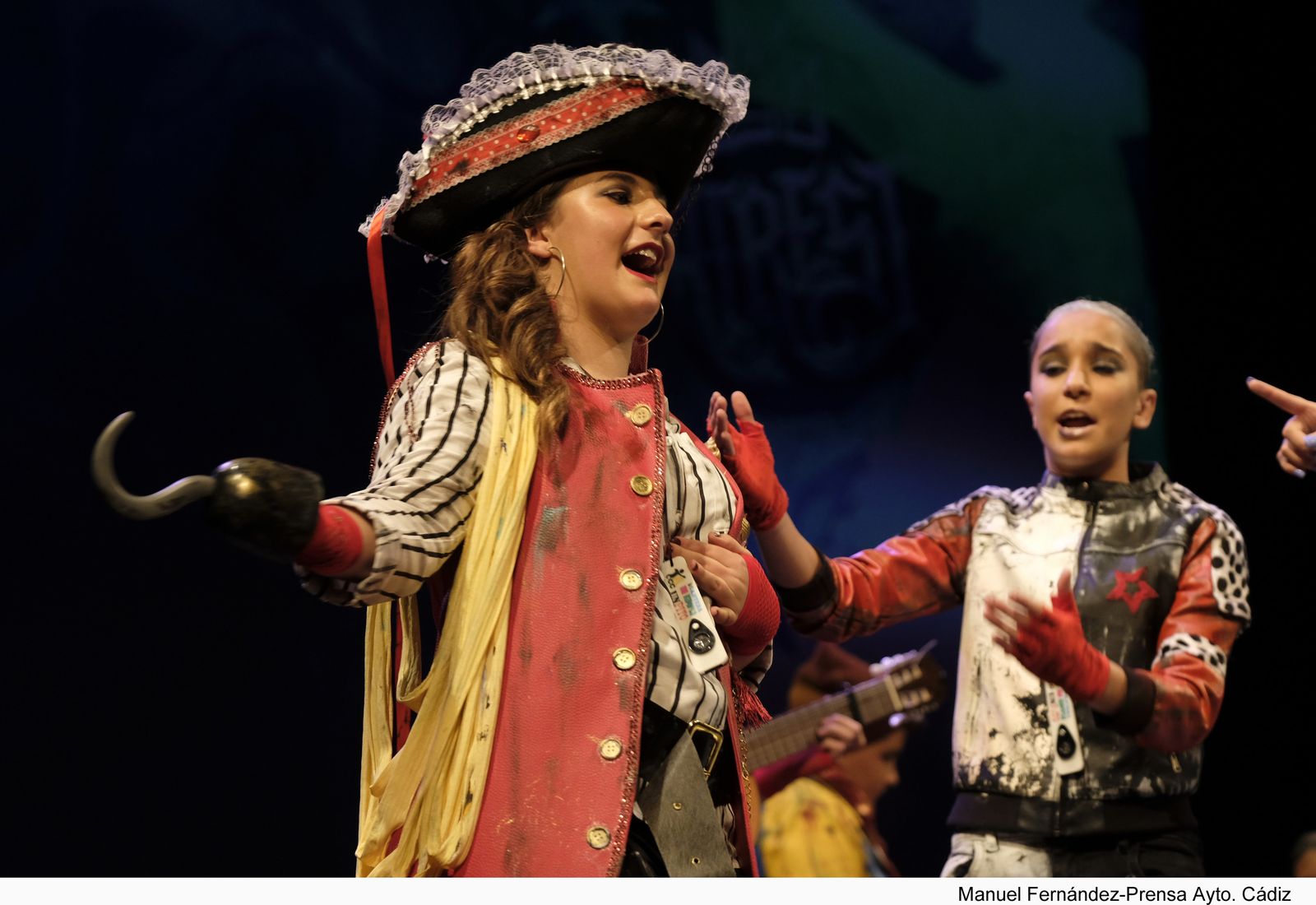 La comparsa 'Los descendientes' actuó como invitada.