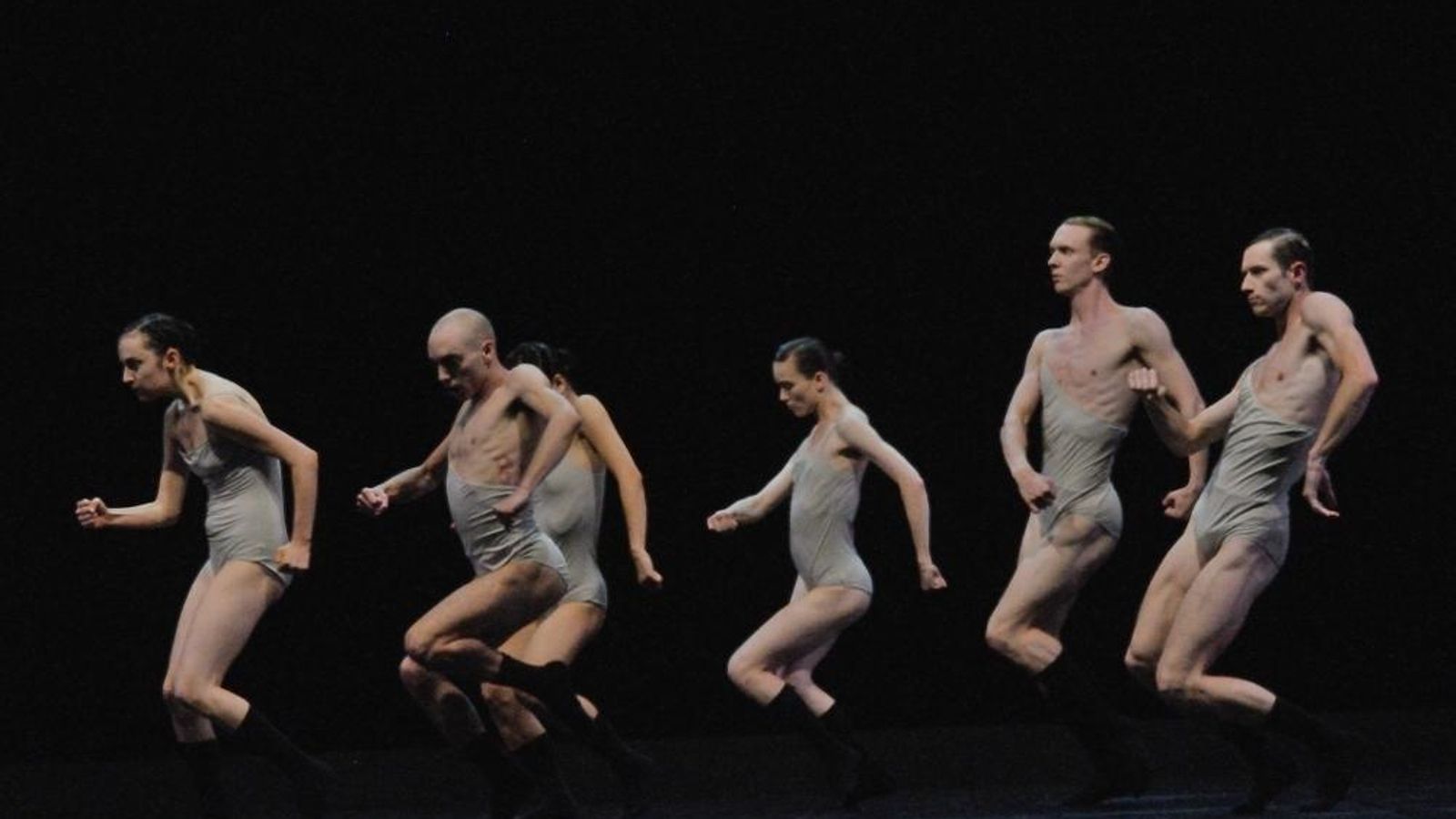 'Love Chapter 2', con coreografía de Sharon Eyal y Gai Behar.