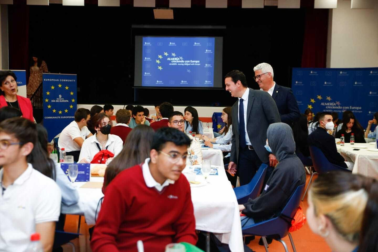 140 jóvenes celebran el Día de Europa en Huércal de Almería