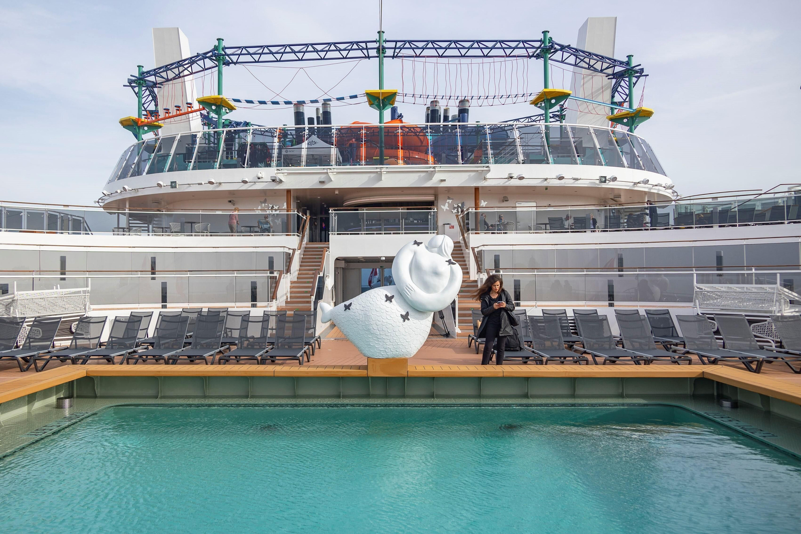 Imágenes de la visita del crucero MSC Euribia al puerto de Cádiz