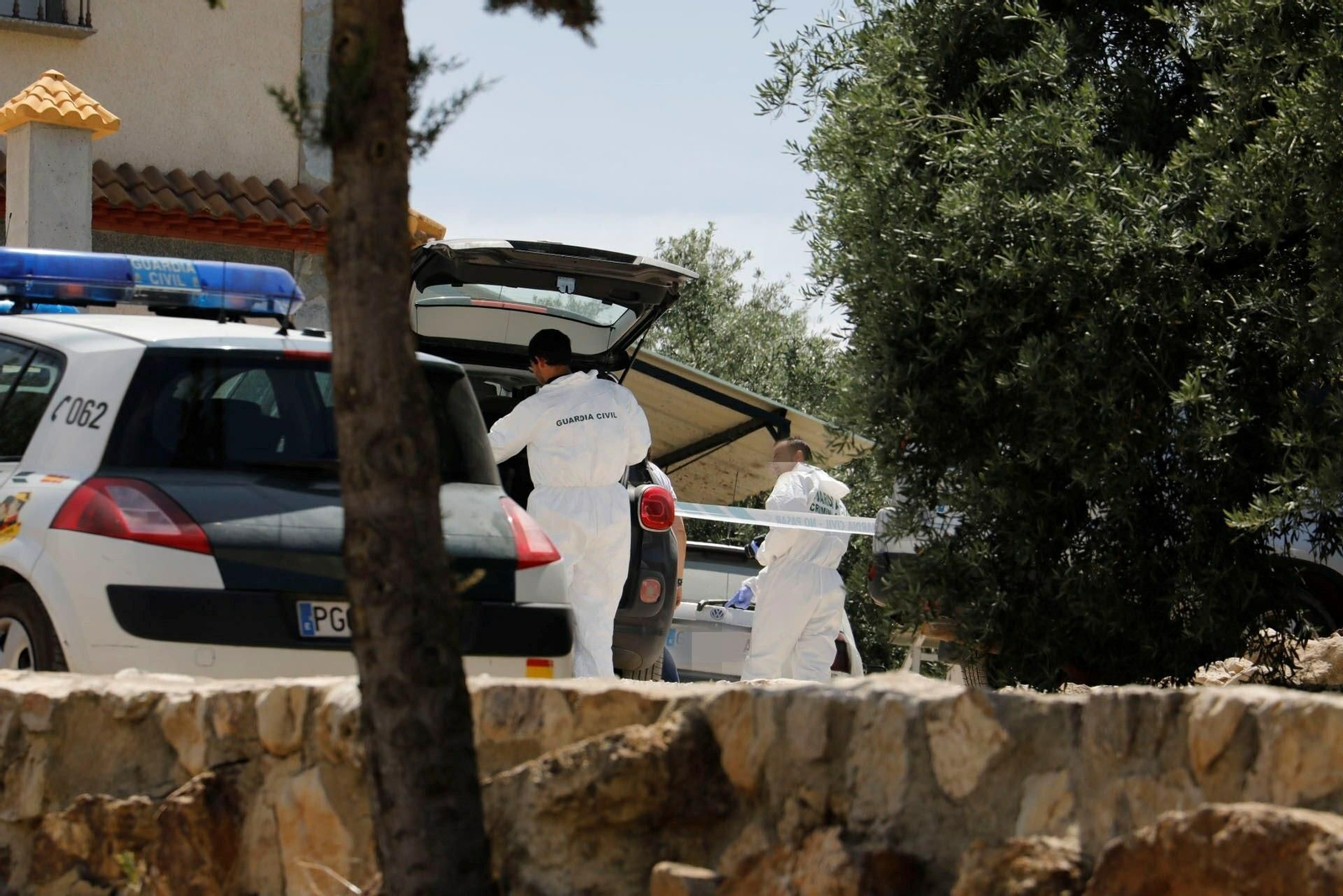 La Guardia Civil, en la vivienda donde ocurrieron los hechos.