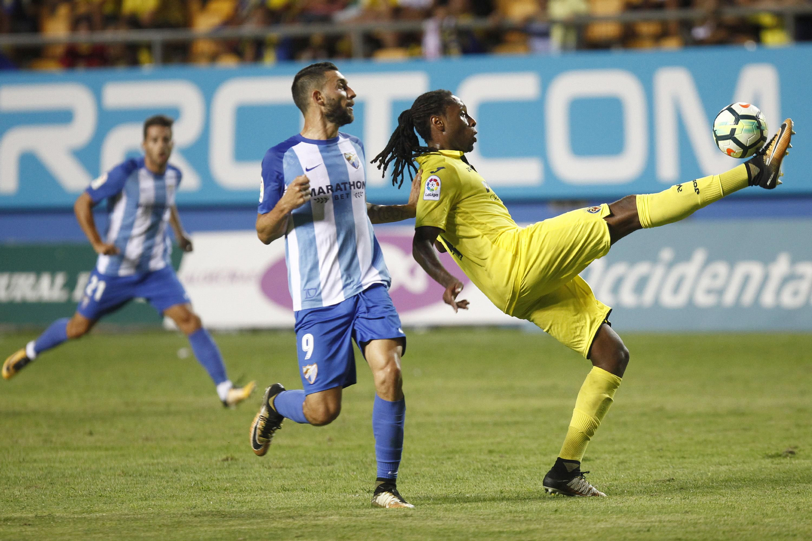 Las imágenes del Málaga-Villarreal del Trofeo Carranza